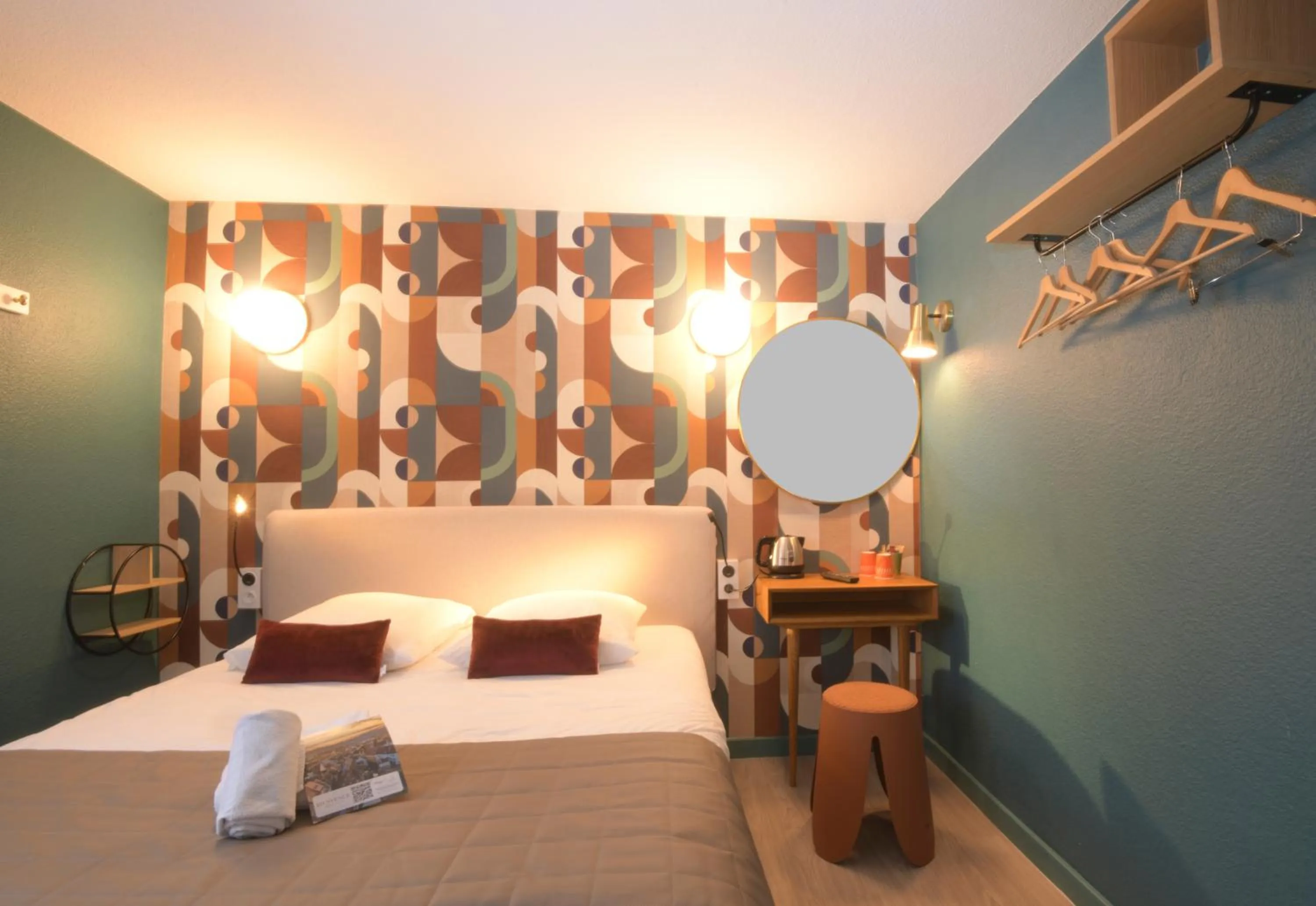 Bed in Hotel Arc-En-Ciel Colmar Contact Hotel