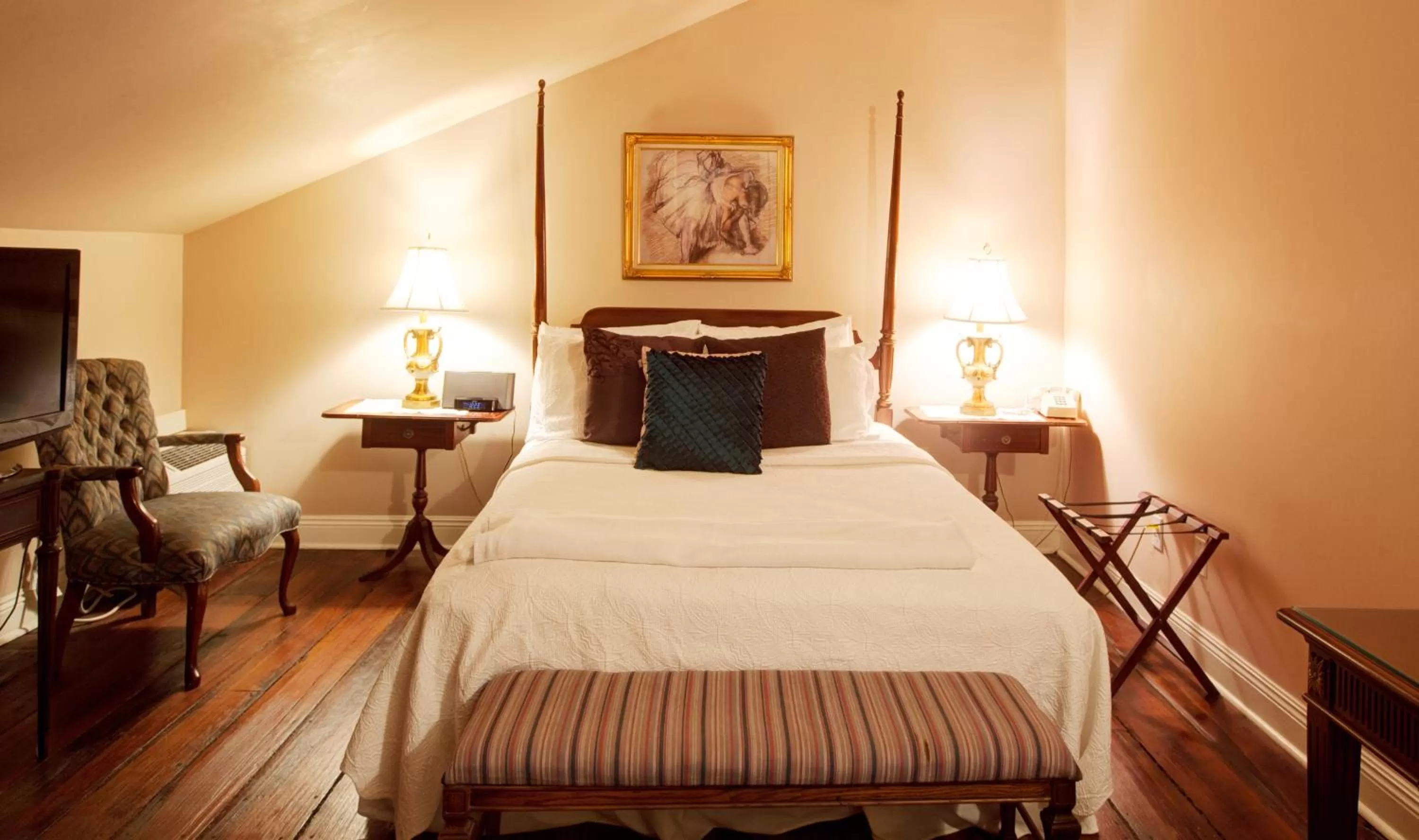 TV and multimedia, Bed in Edgar Degas House Historic Home and Museum