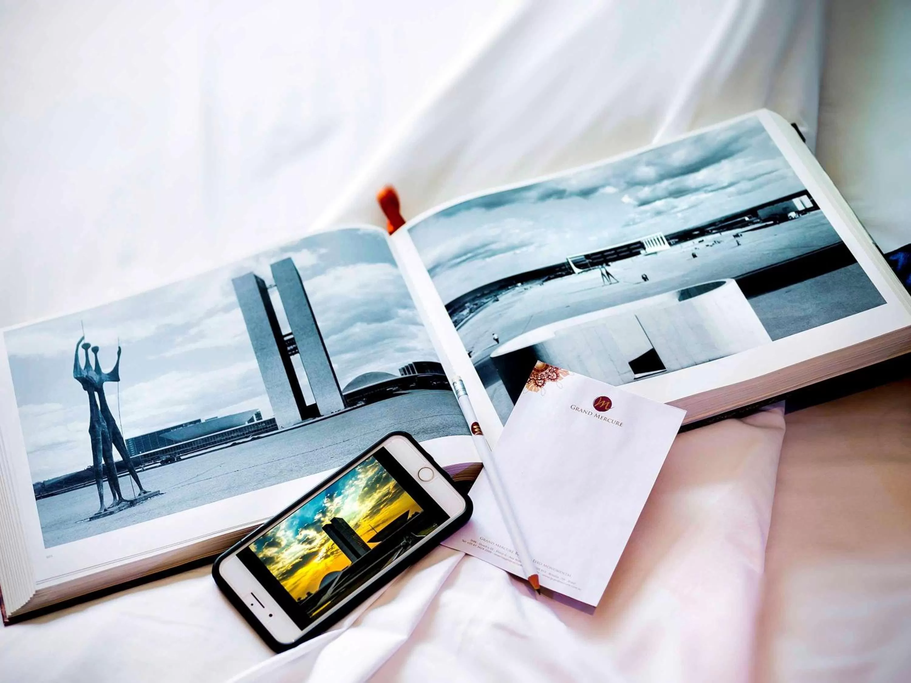 Photo of the whole room, Bed in Grand Mercure Brasilia Eixo Monumental