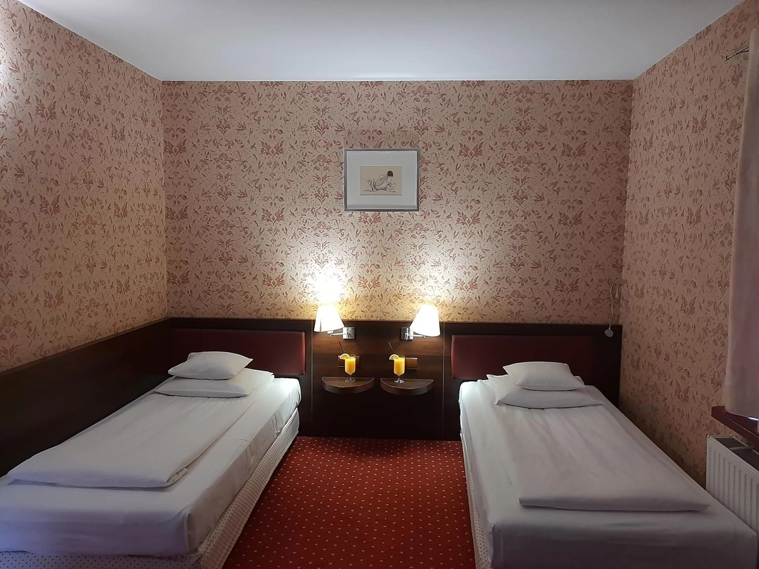 Photo of the whole room, Bed in Hotel 1231