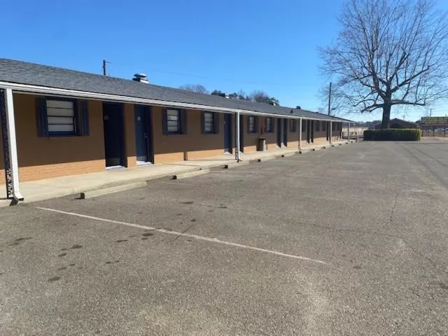 Property Building in Andy Griffith Parkway Inn