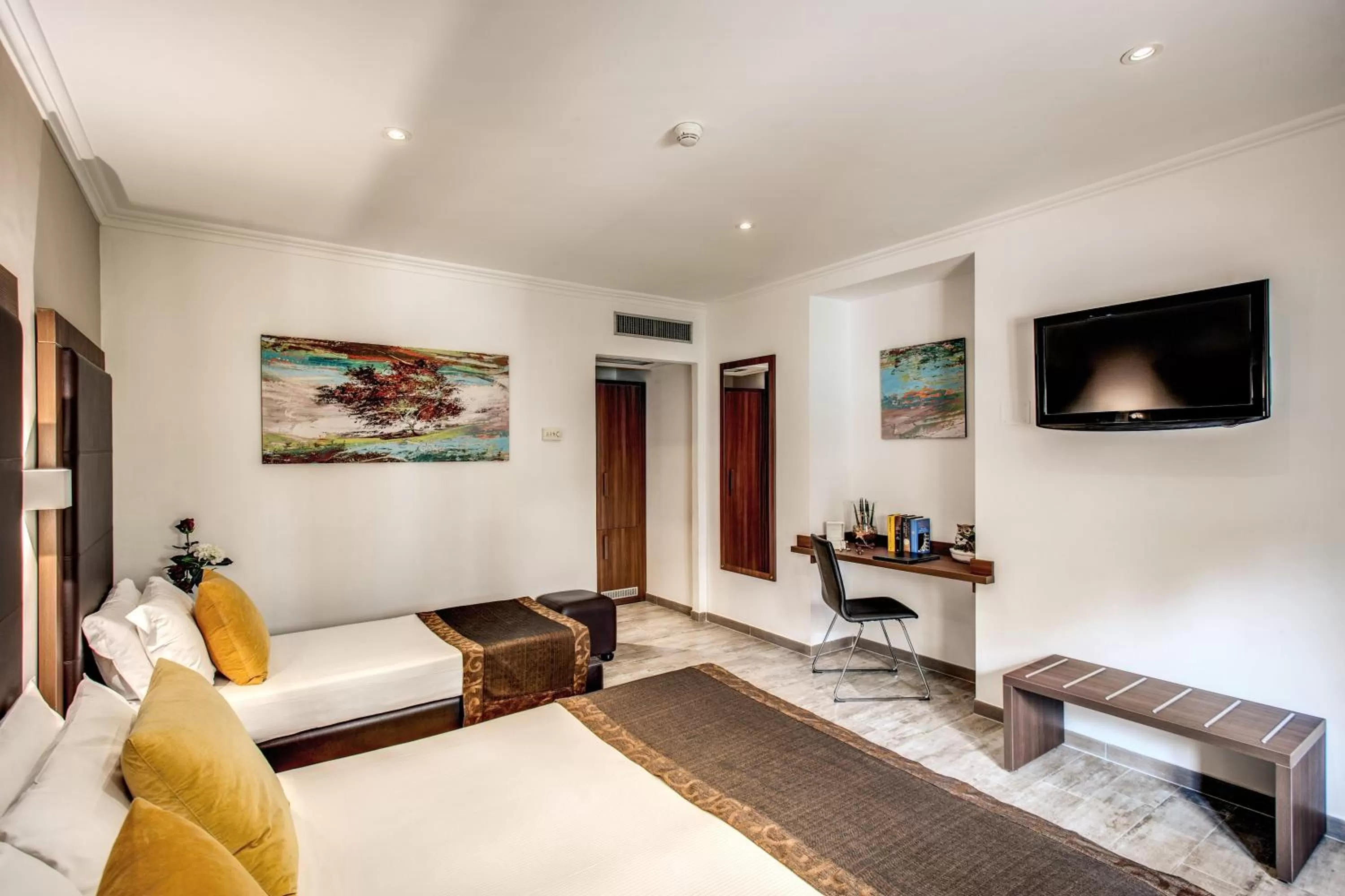 Photo of the whole room, Bed in Rome Garden Hotel