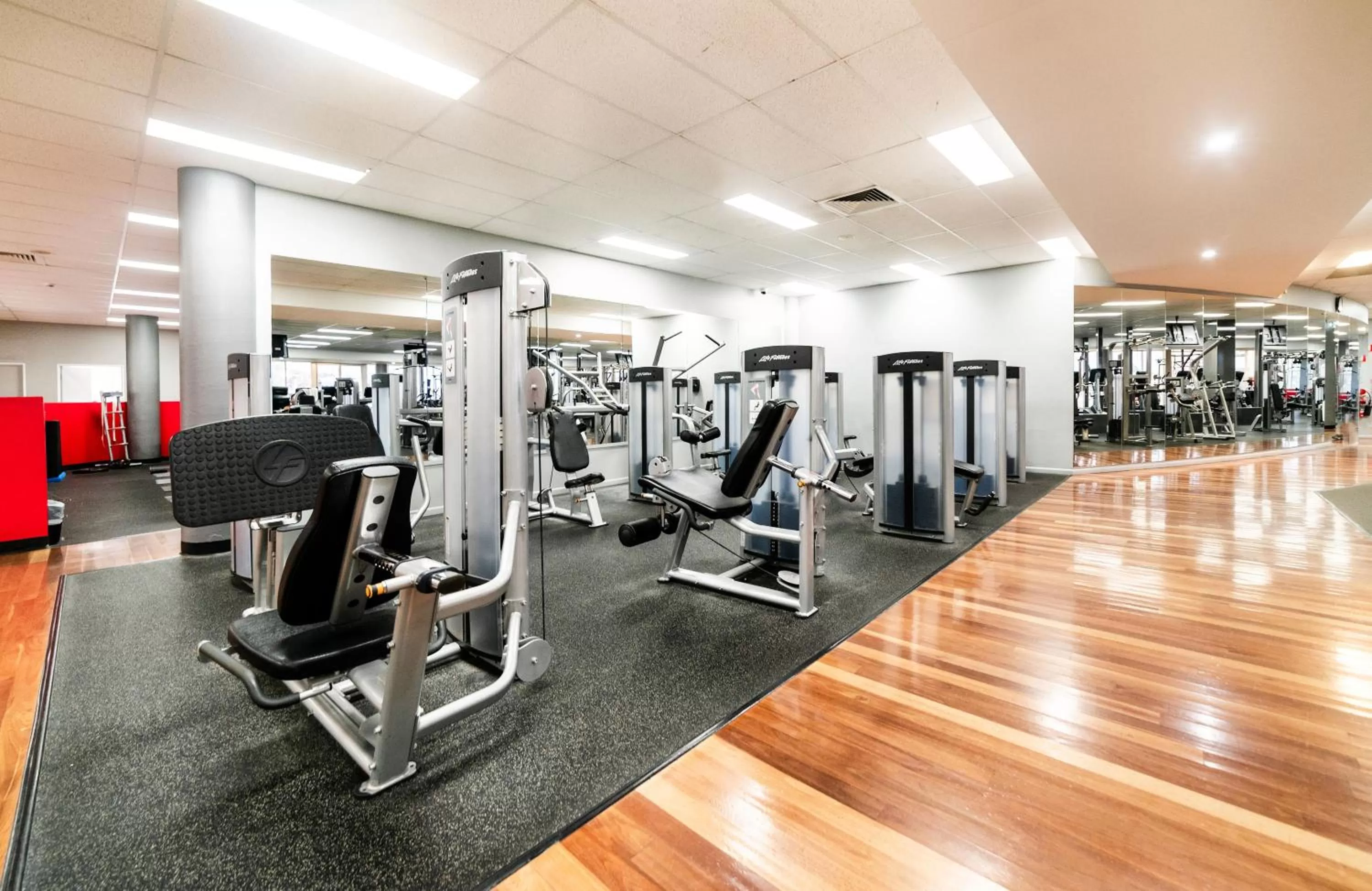 Fitness centre/facilities in Mantra at Sharks