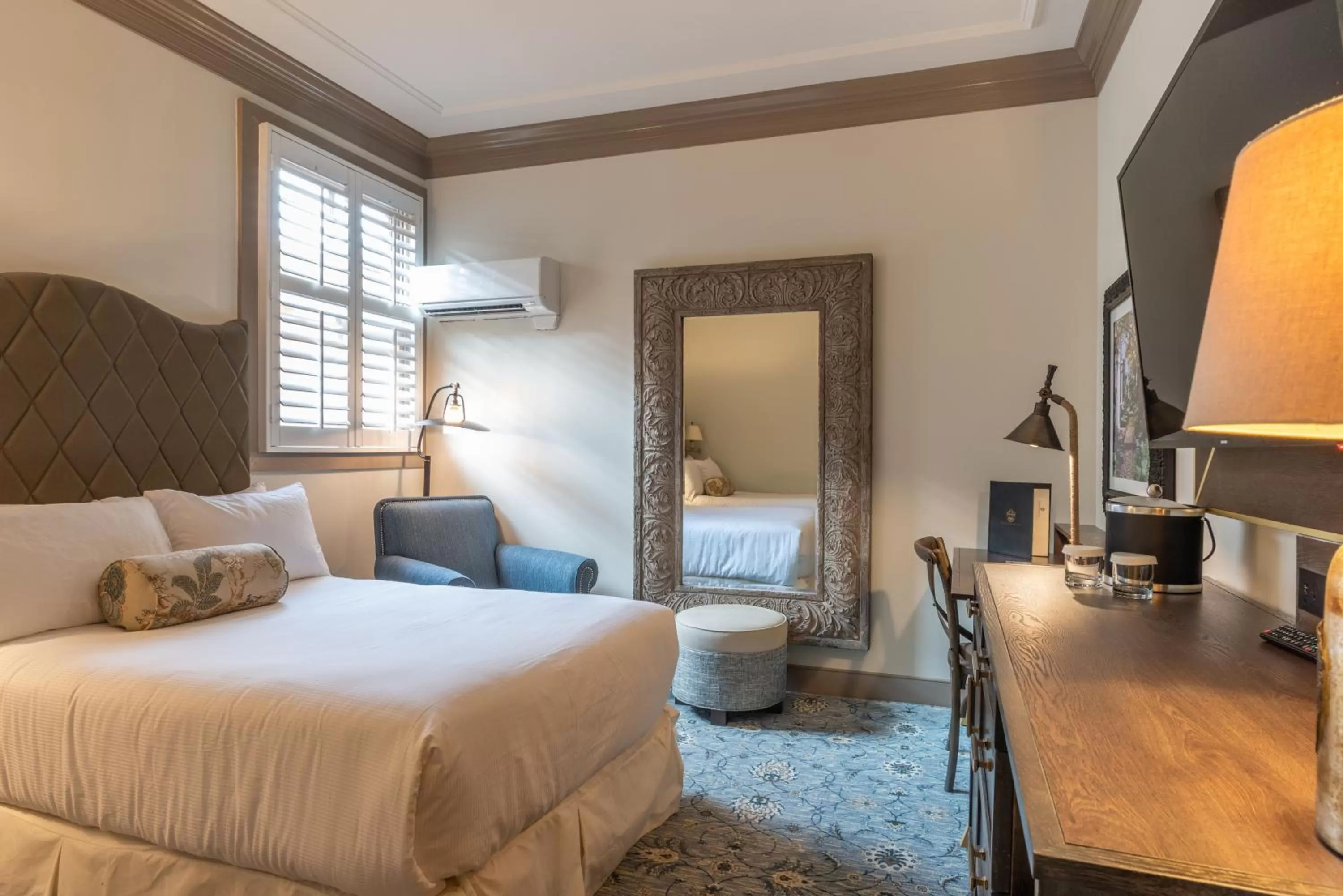 Bed in Andrew Pinckney Inn