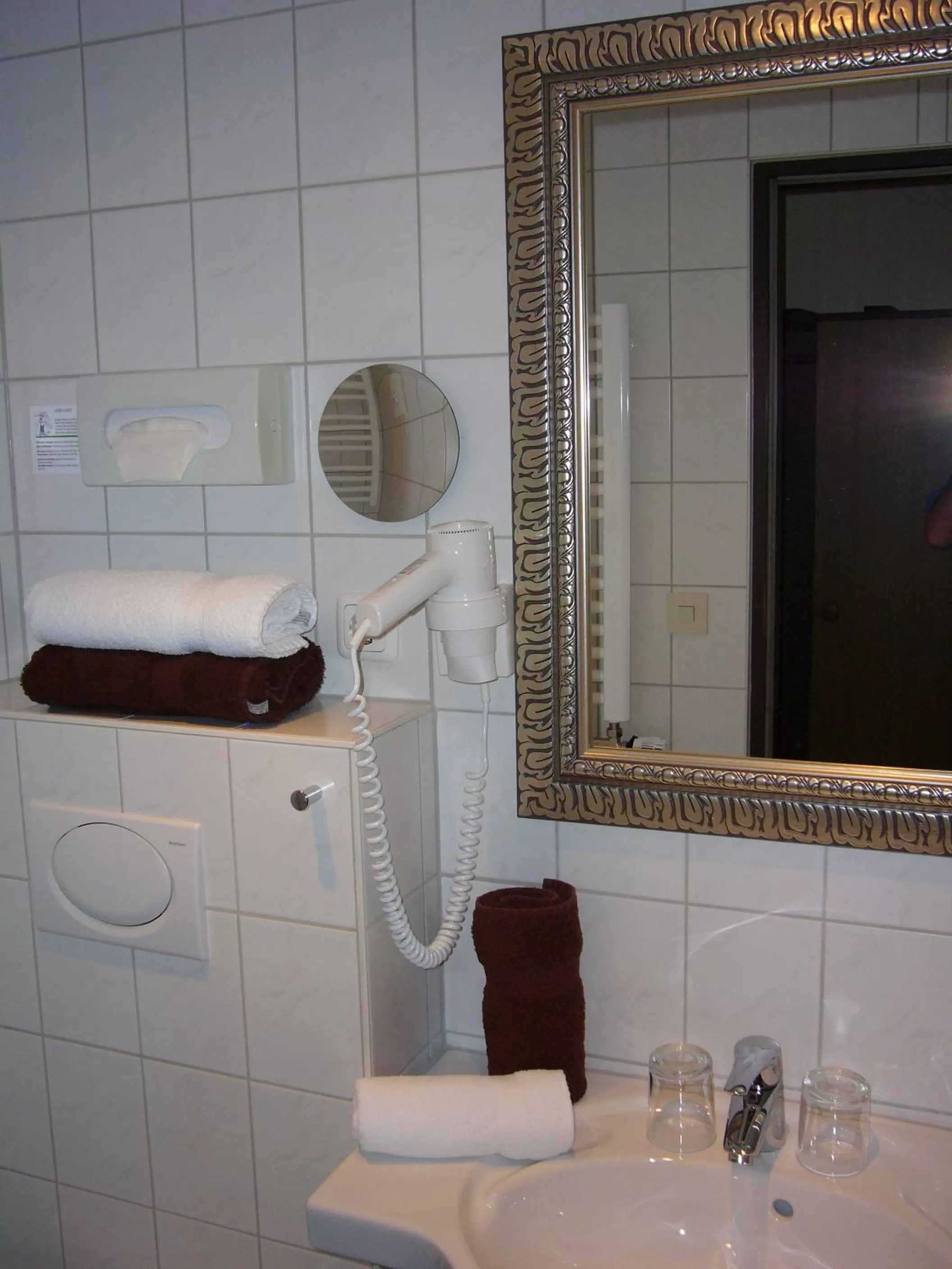 Bathroom in Klassik Hotel am Tor