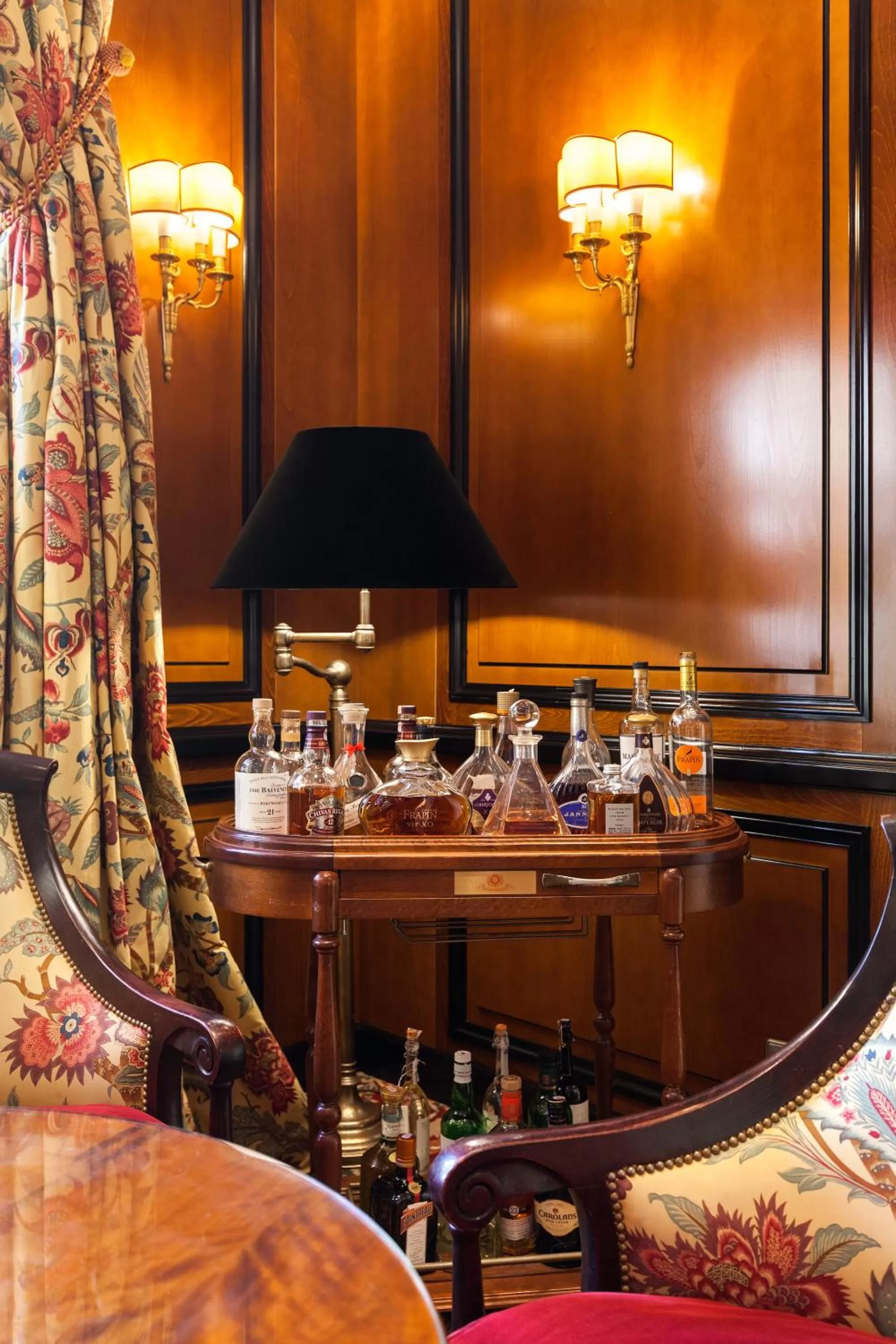 Lounge or bar in NARUTIS Hotel - Small Luxury Hotels of The World