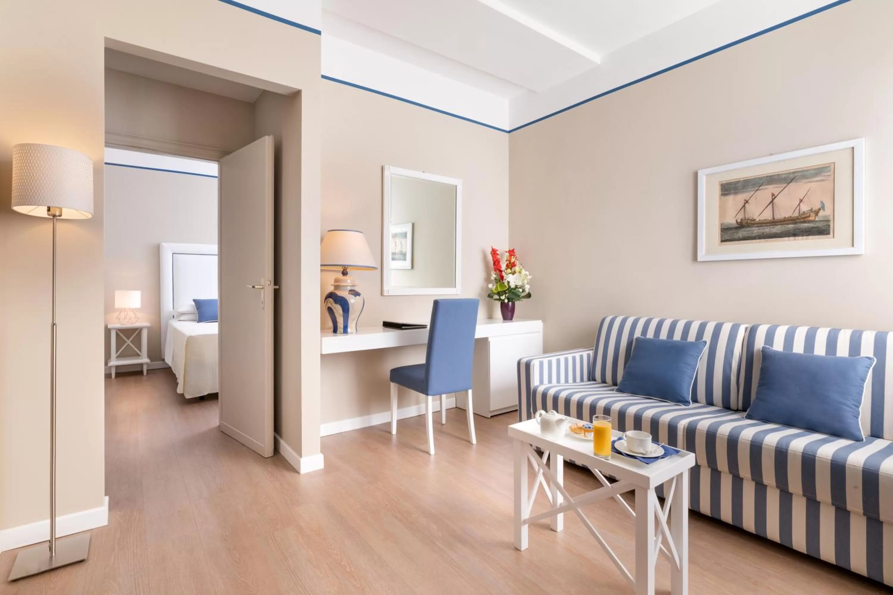 Living room in Hotel Sina Astor