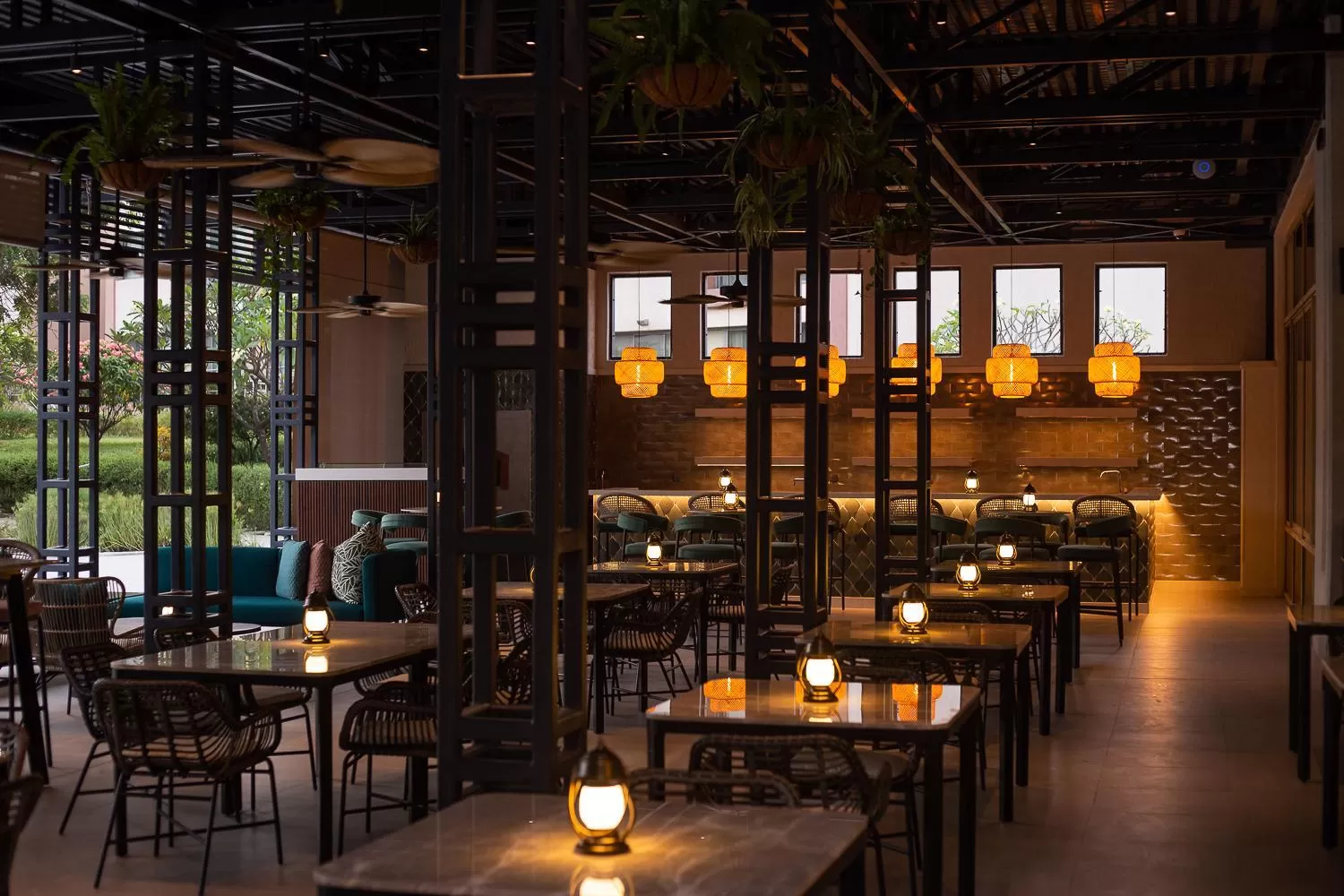 Restaurant/places to eat in Mövenpick Ambassador Hotel Accra