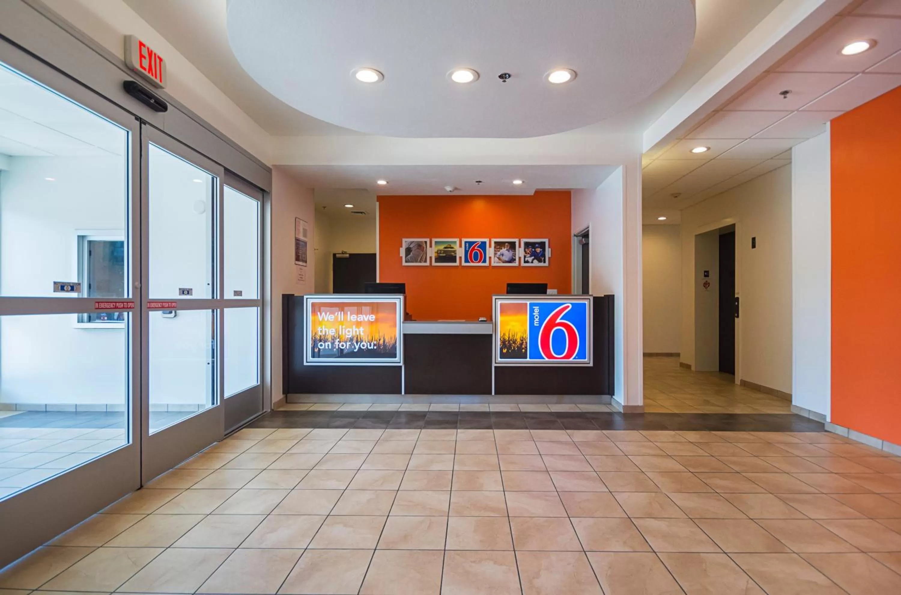 Lobby or reception in Motel 6-South Bend, IN - Mishawaka
