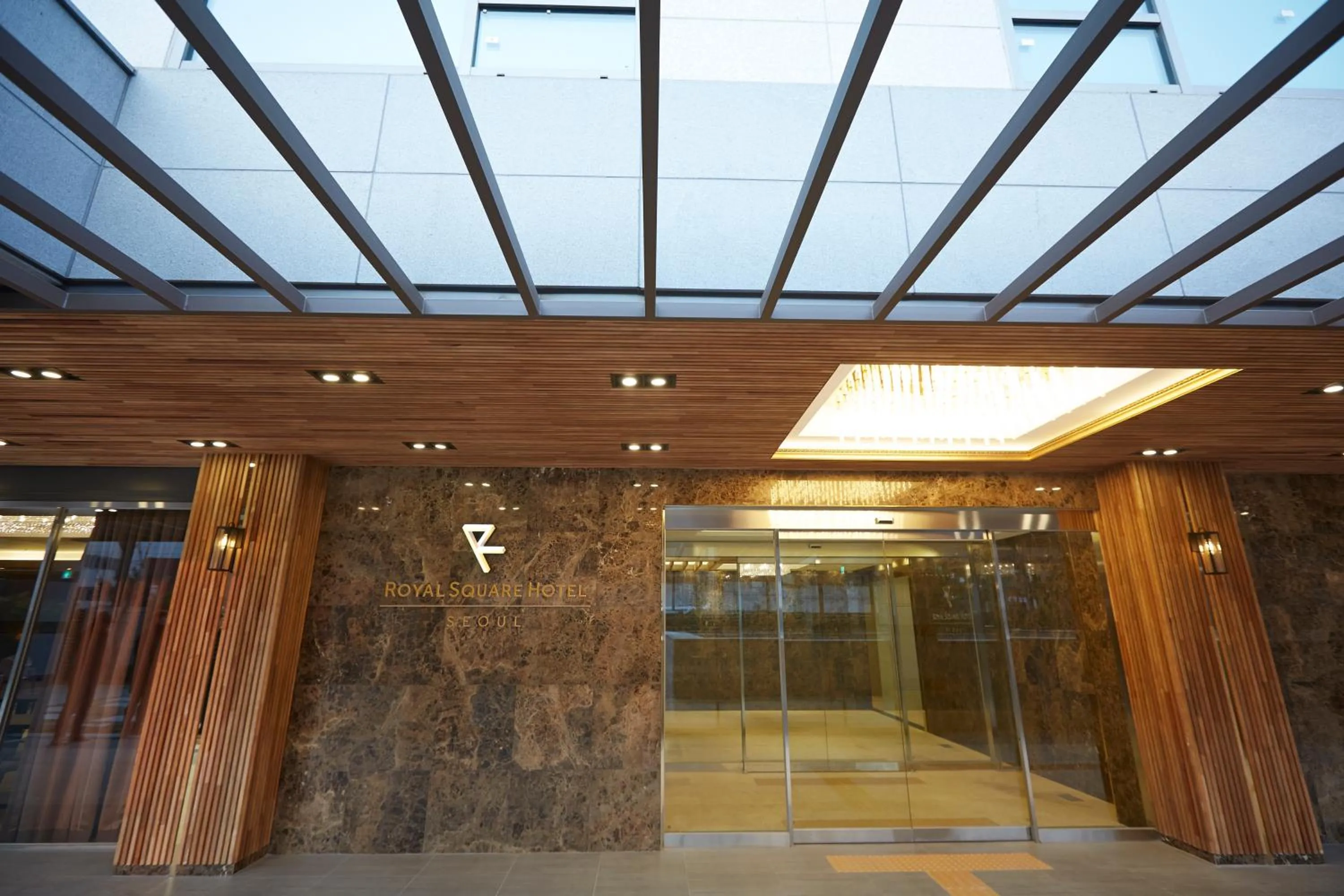 Property building in Royal Square Hotel Seoul