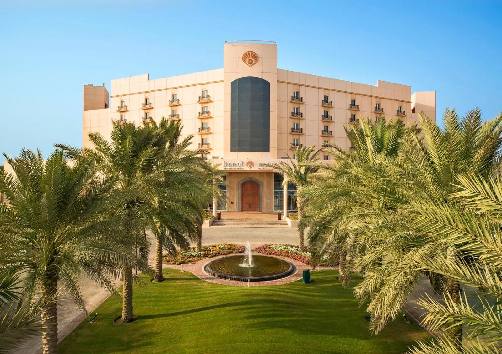 Property building in Danat Jebel Dhanna Resort