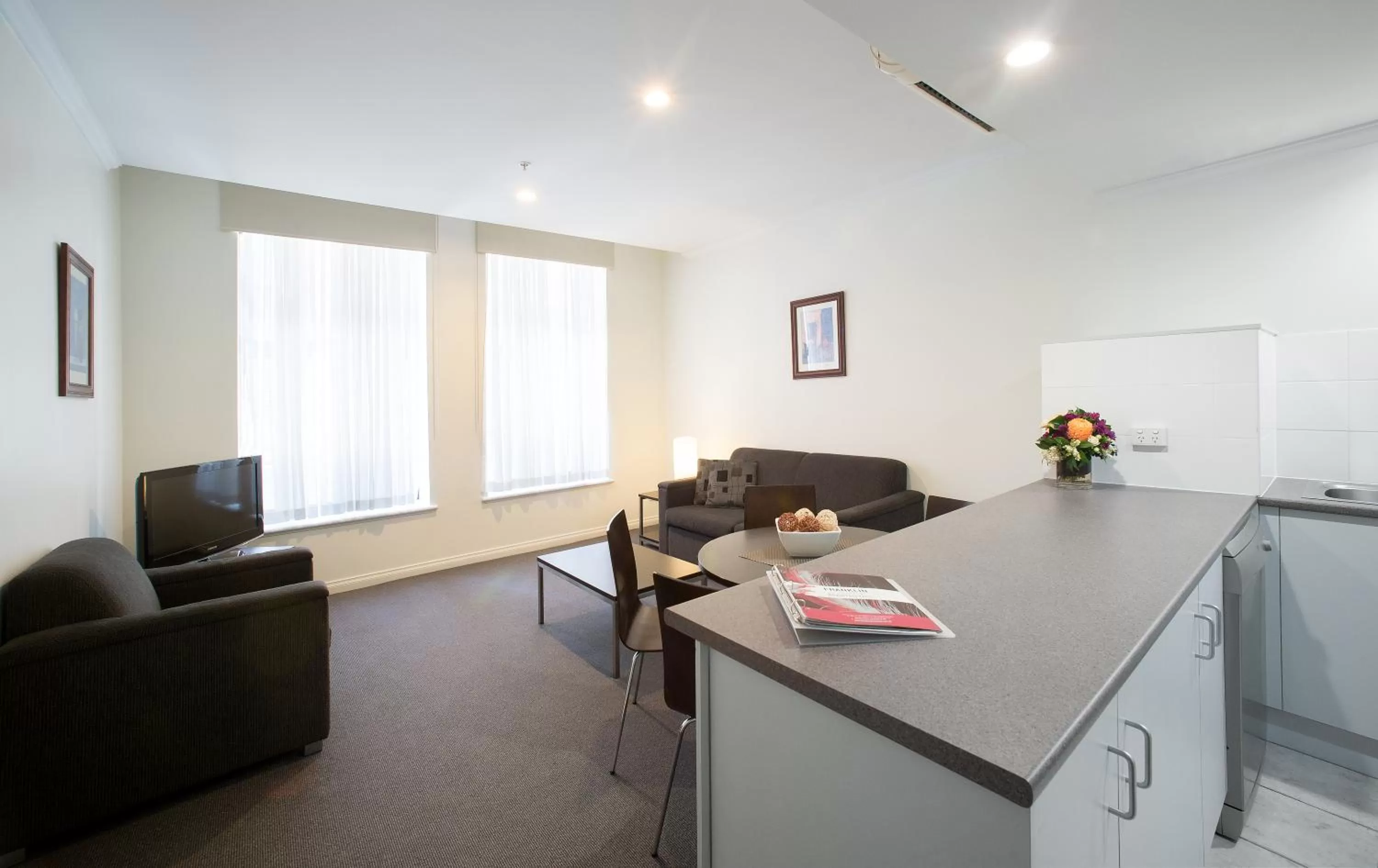 Living room in Franklin Apartments