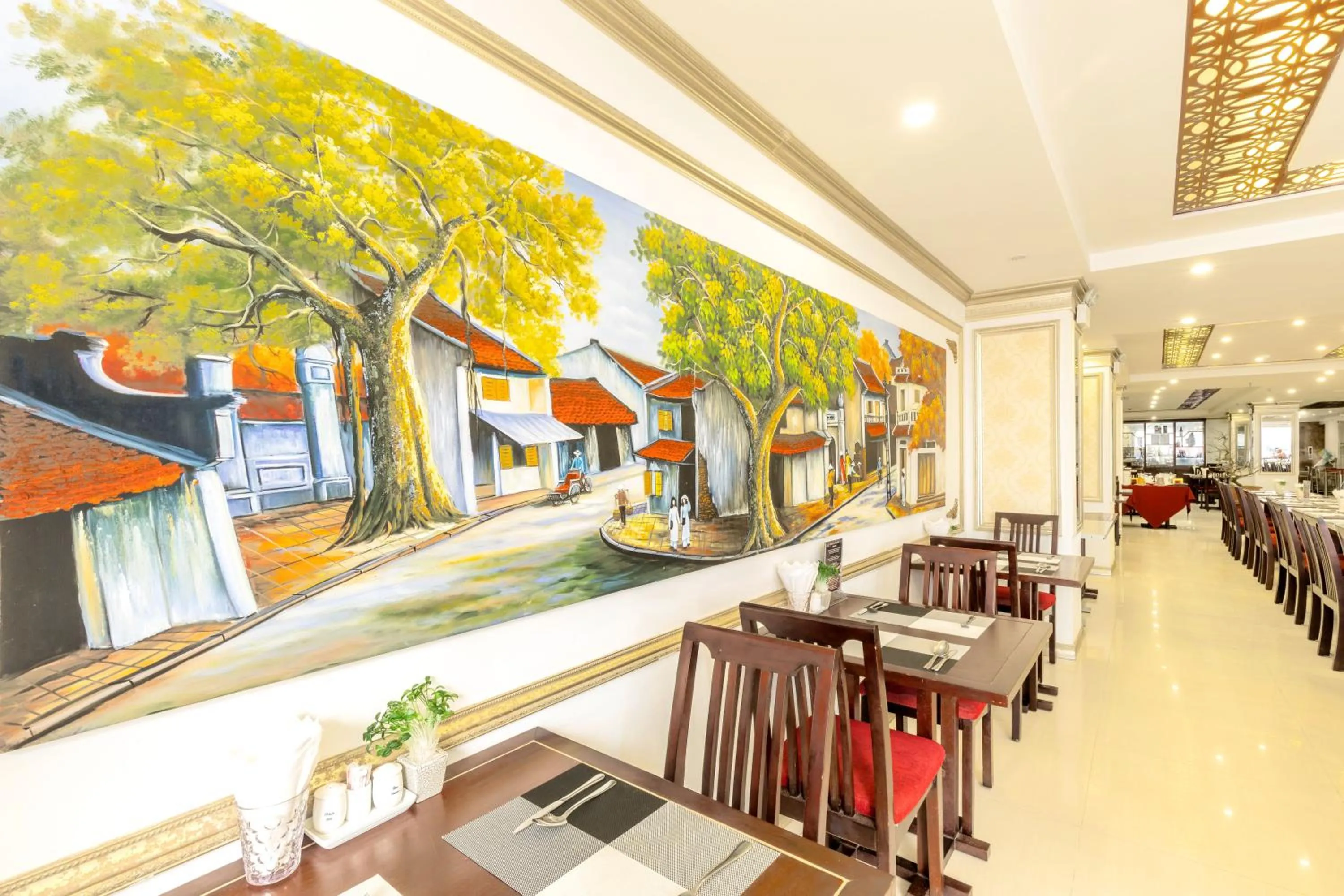 Restaurant/places to eat in Paris Luxury Hotel & Apartment Nha Trang