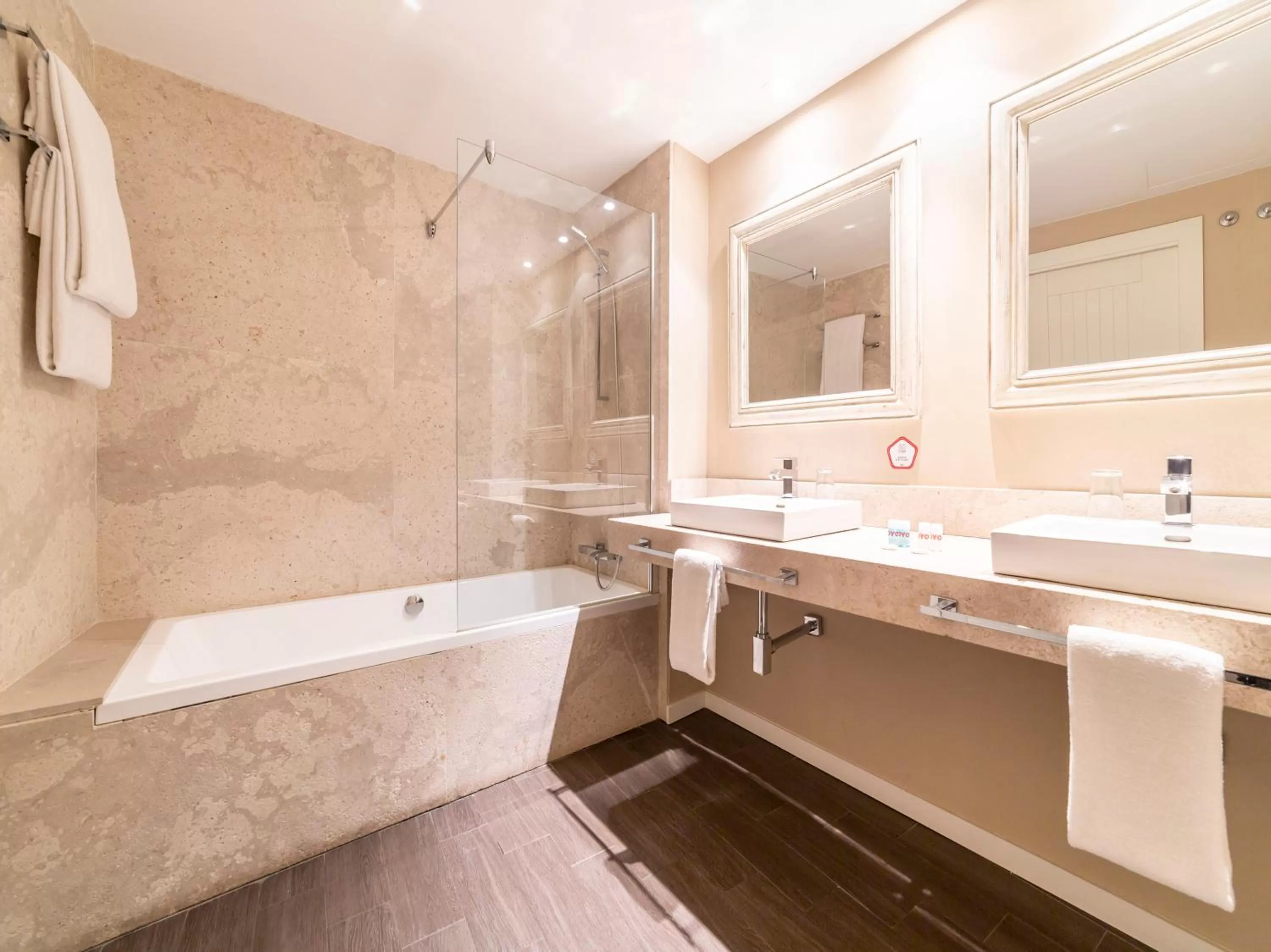 Bathroom in Hotel Altora