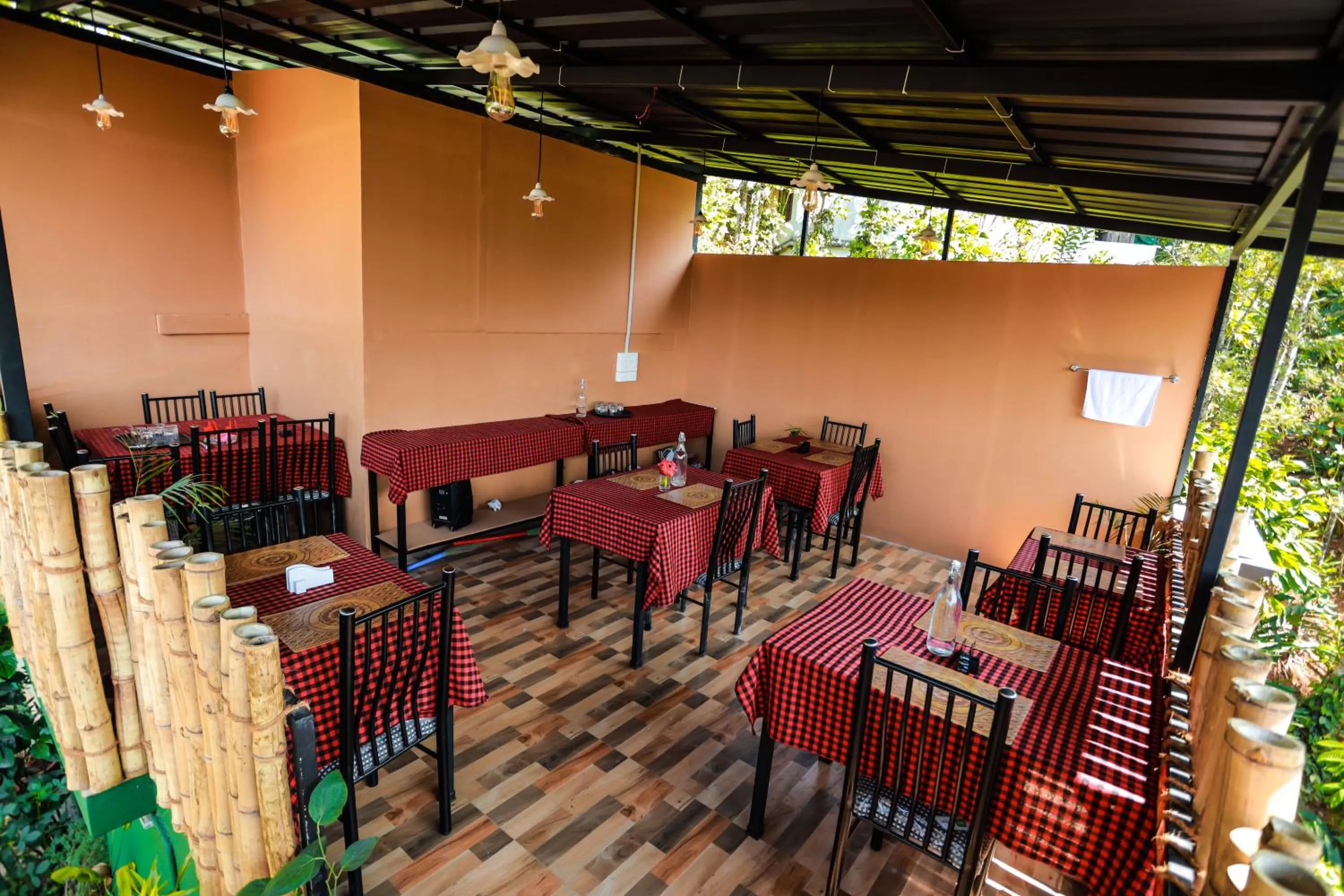 Restaurant/places to eat in Edens Munnar