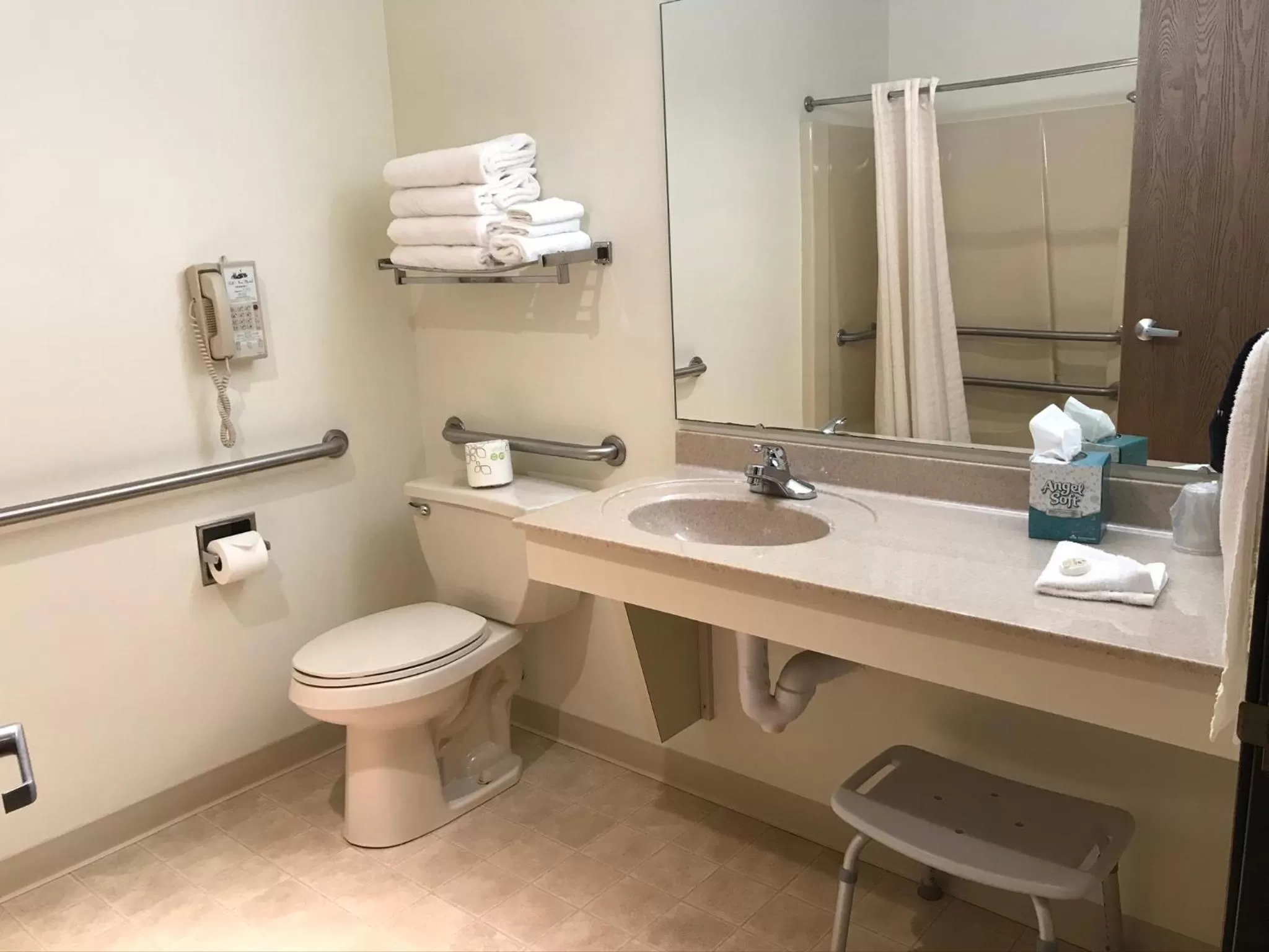 Bathroom in Dutch Country Inn