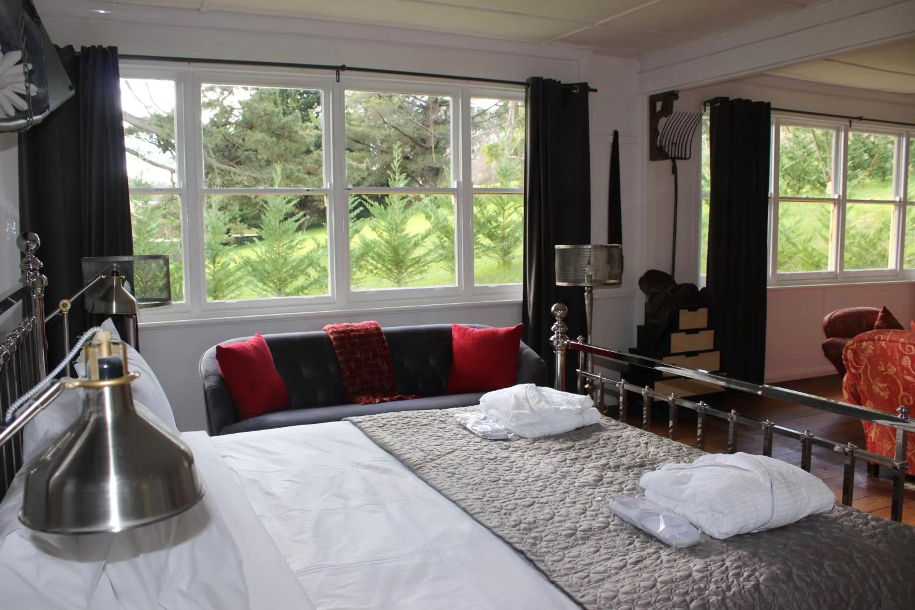 Garden view, Bed in Pirralilla Estate Adelaide Hills