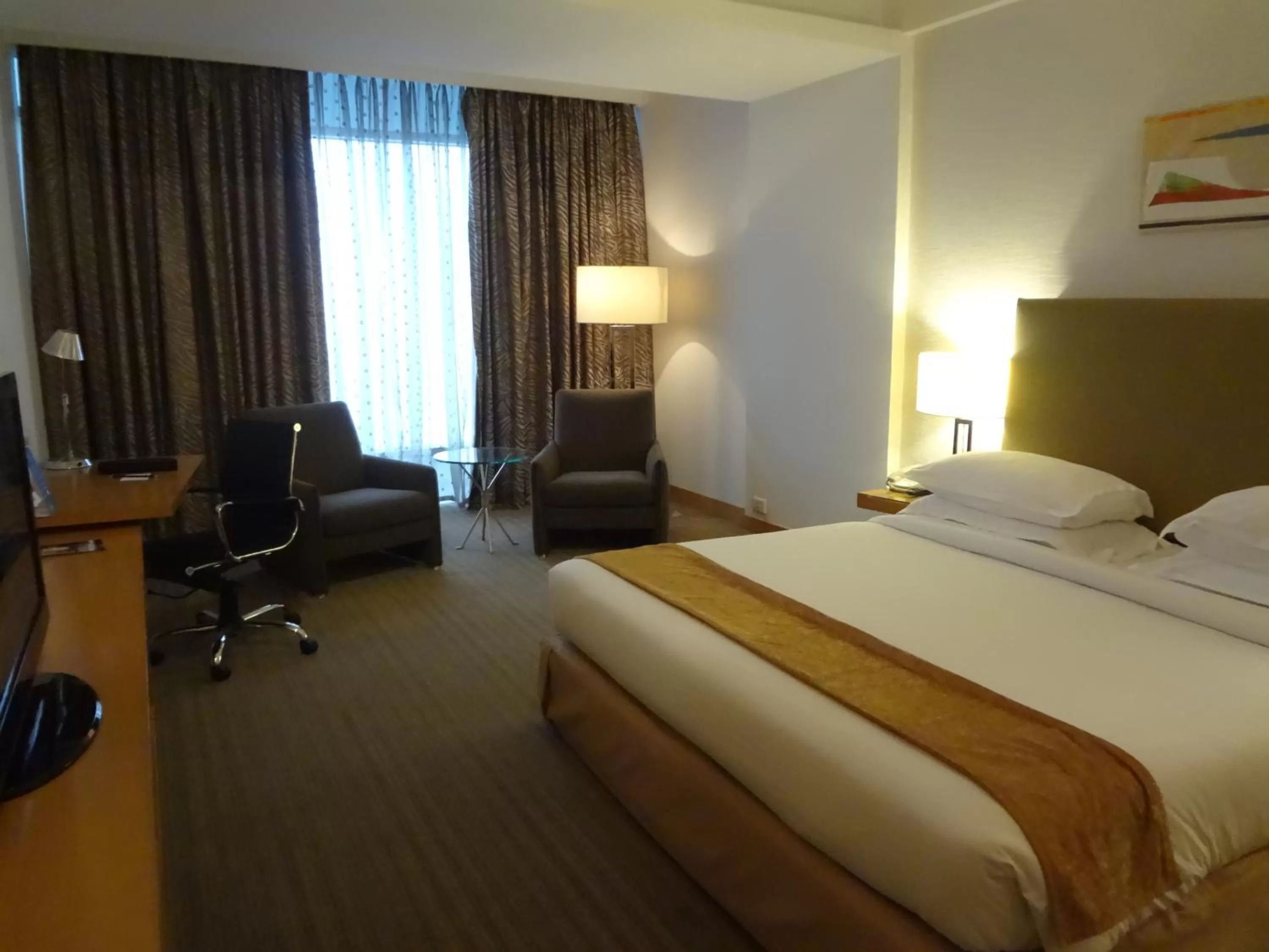 Photo of the whole room, Bed in Radisson Blu Hotel Pune Kharadi