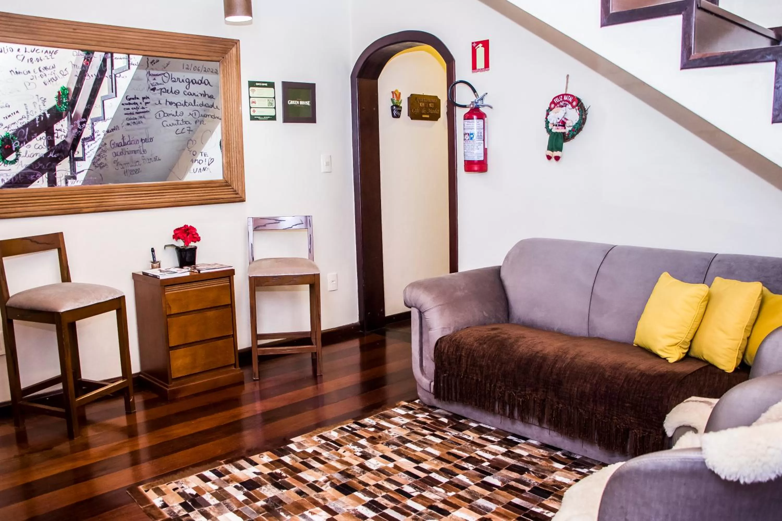 Lobby or reception in Pousada Green House by Conrado Vitali