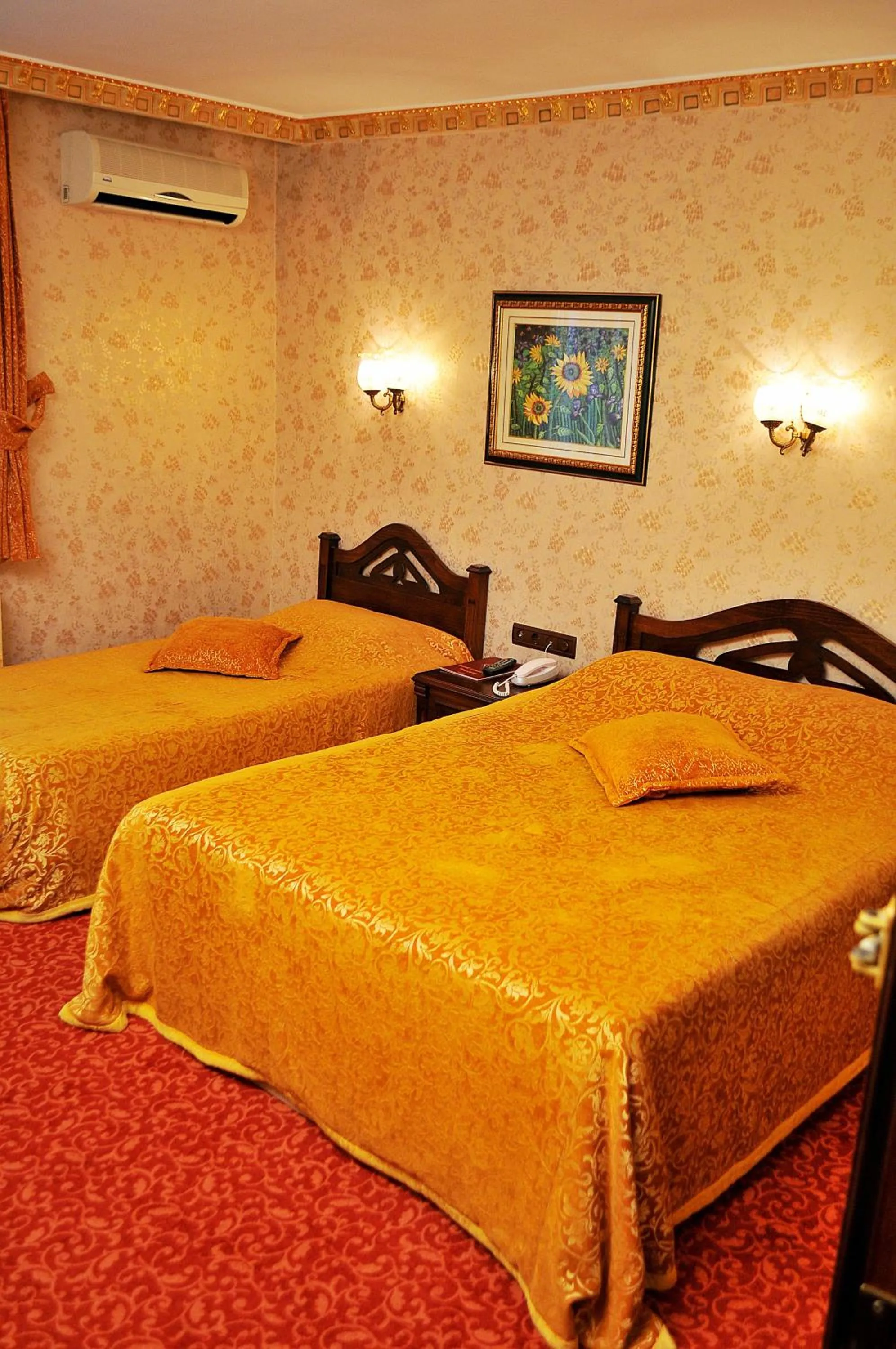 Bed in Grand Hotel de Londres