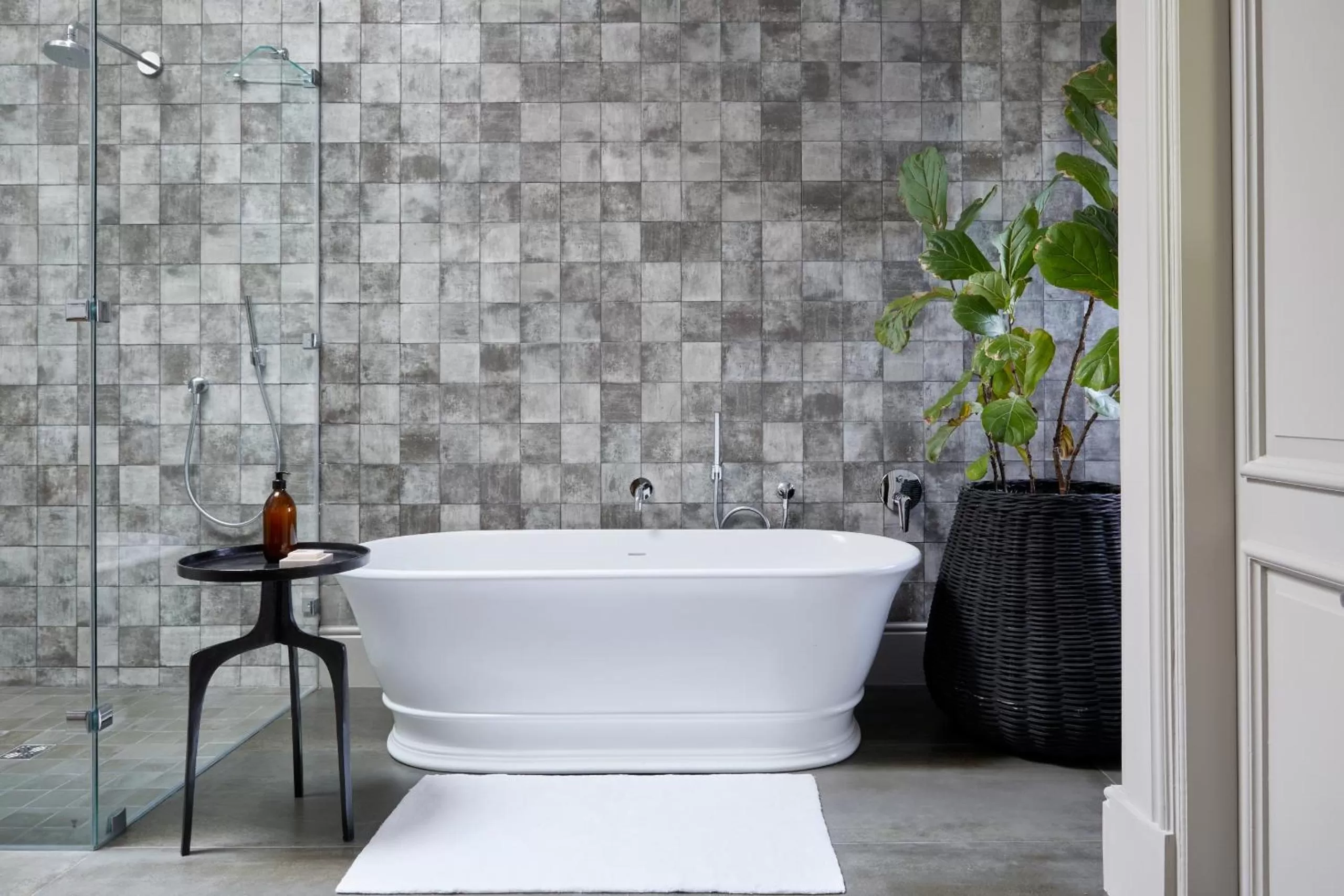 Shower in The Thatch House Boutique Hotel, Hermanus