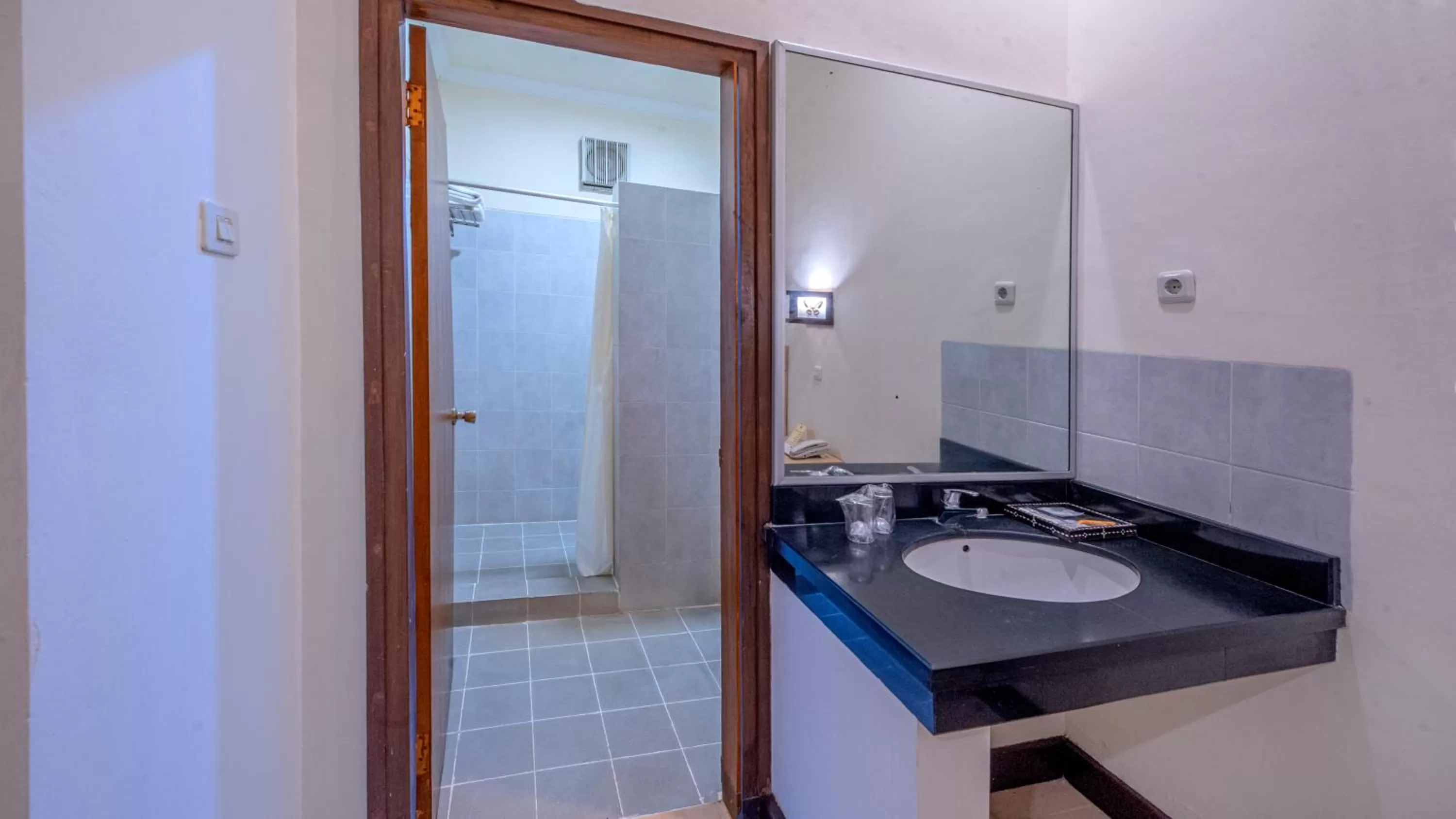 Bathroom in Lombok Garden Hotel