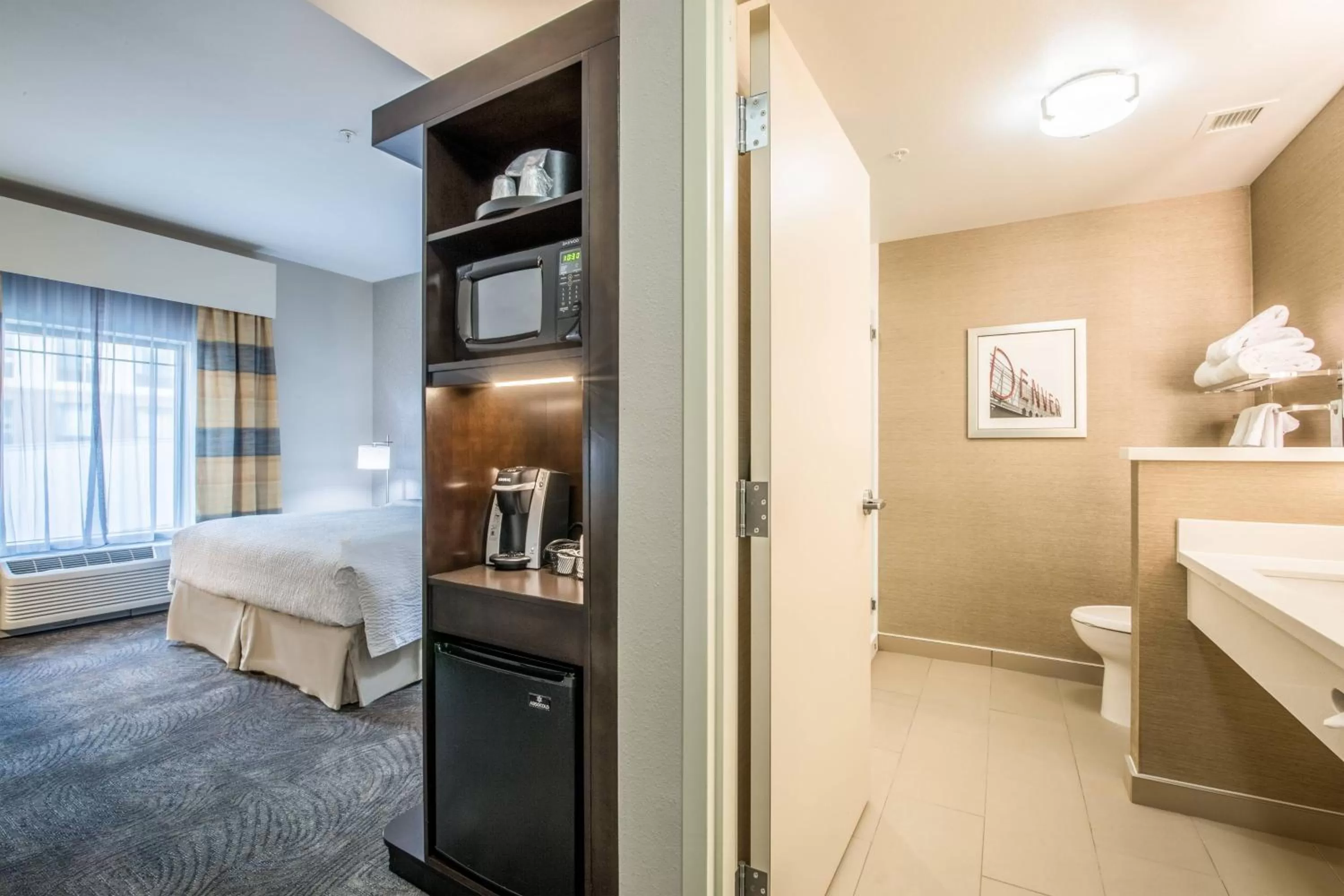 Bathroom, Bed in Fairfield Inn & Suites by Marriott Denver Downtown