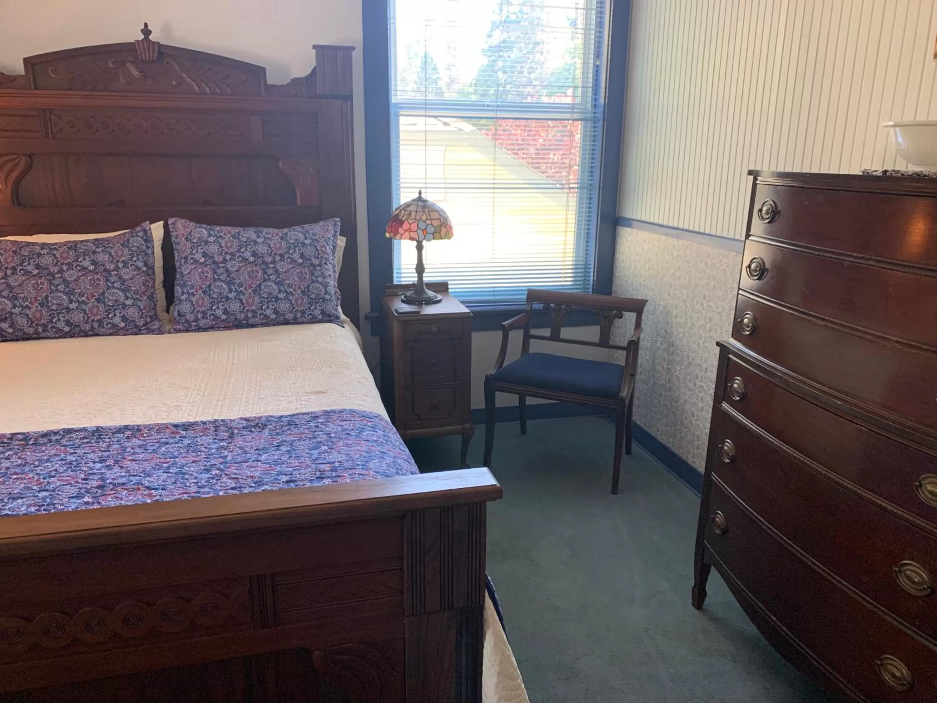 Bedroom, Bed in Mount Shasta Ranch Bed and Breakfast