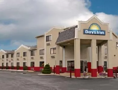 Facade/entrance in Days Inn by Wyndham Effingham