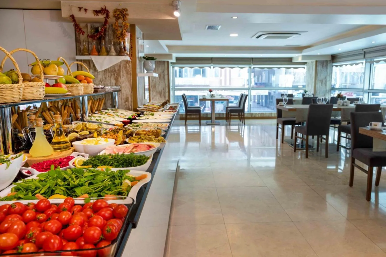 Restaurant/places to eat in Dies Hotel