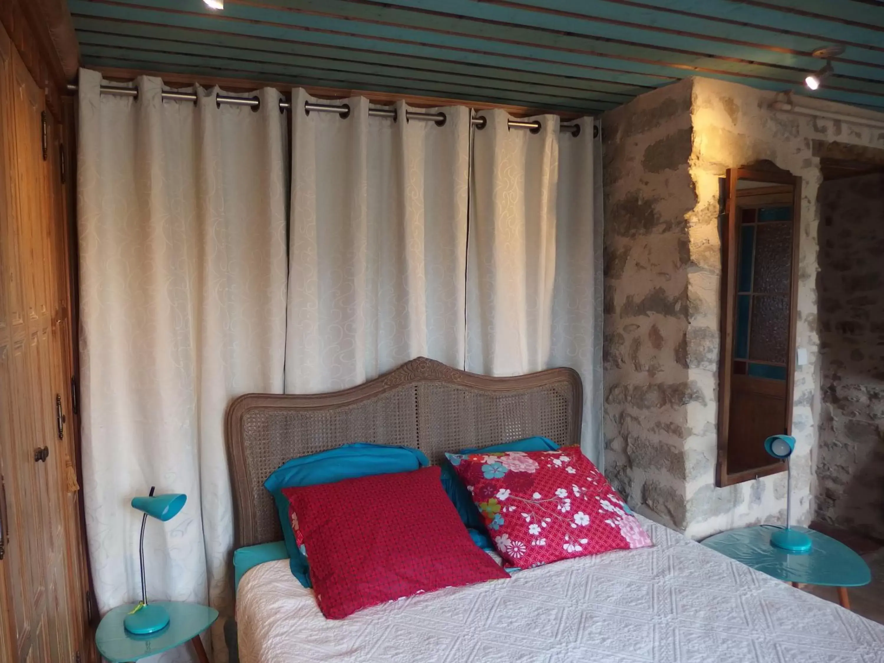 Double Room in Riverside Home Cottage Double Room in Riverside Home Cottage