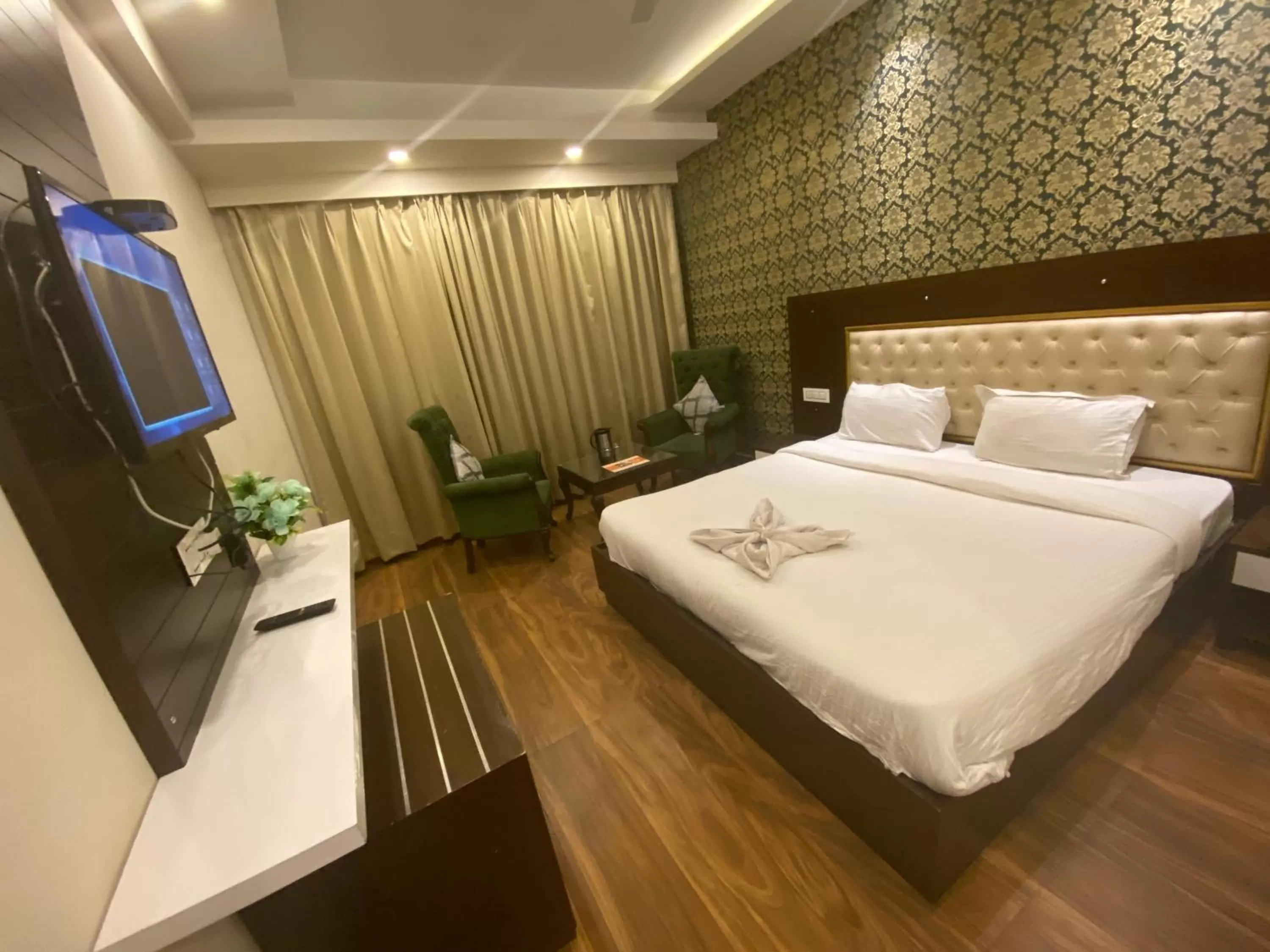 Hotel Ambika Resort Manali