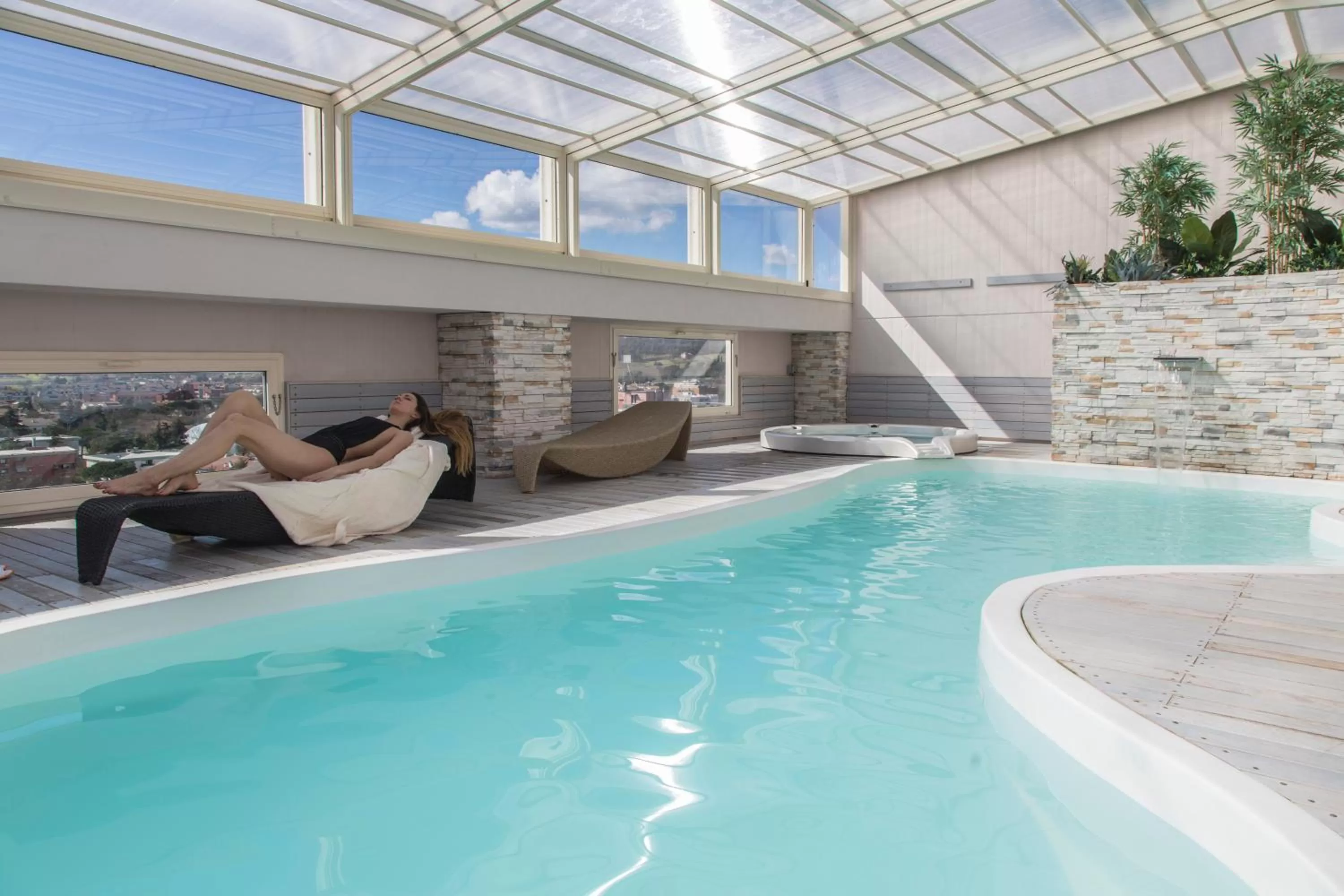 Swimming pool in Hotel Donatello Imola