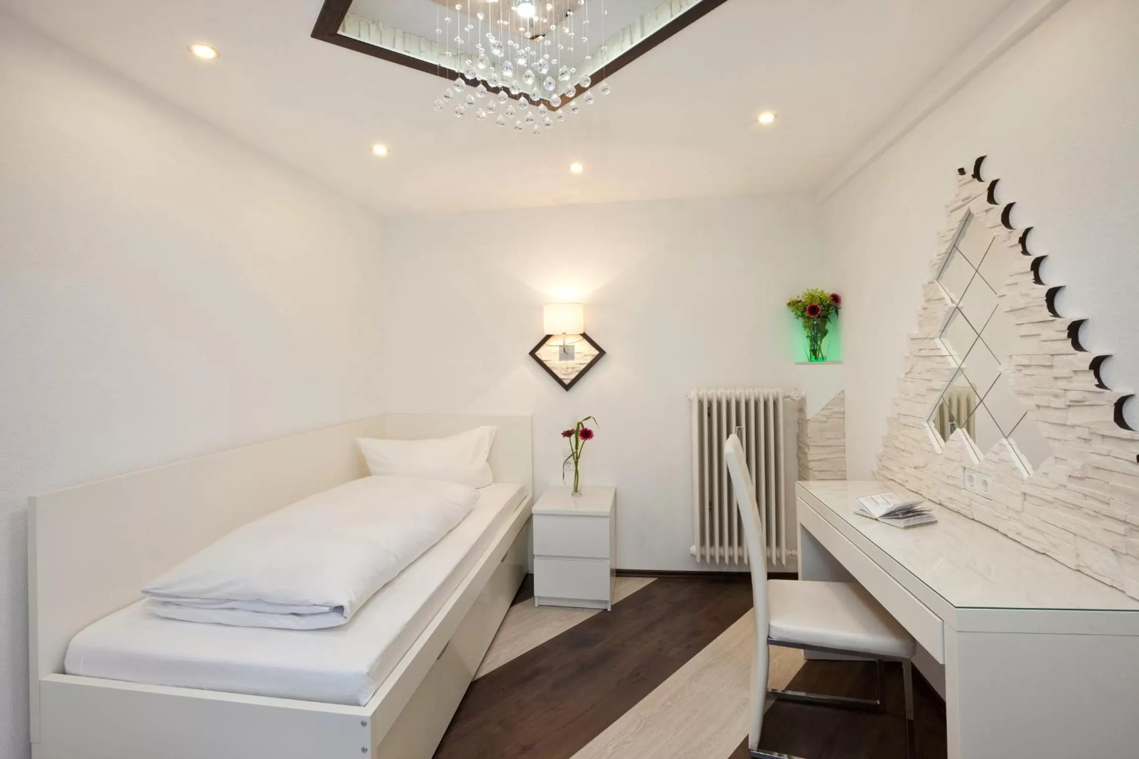 Photo of the whole room, Bed in City Apart Hotel Füssen