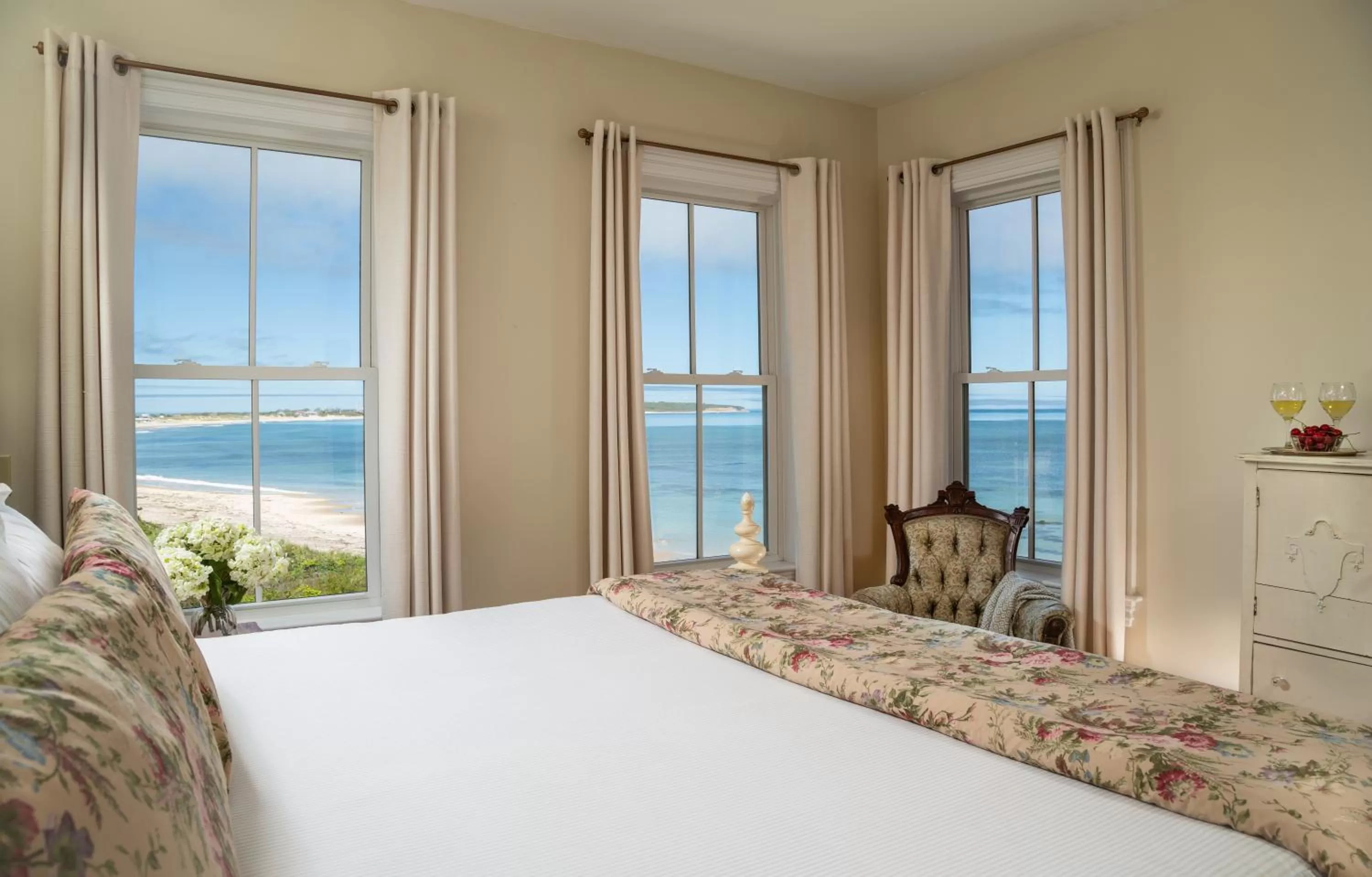 Bedroom, Bed in Avonlea