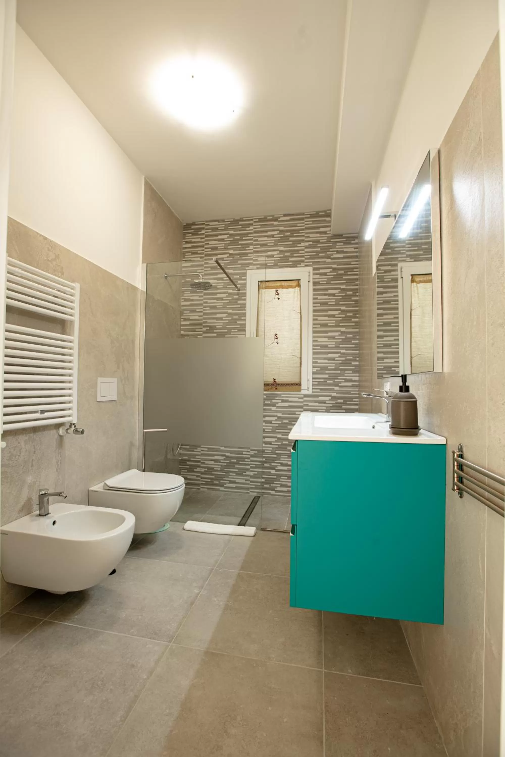 Shower, Bathroom in Etnamare Brucoli