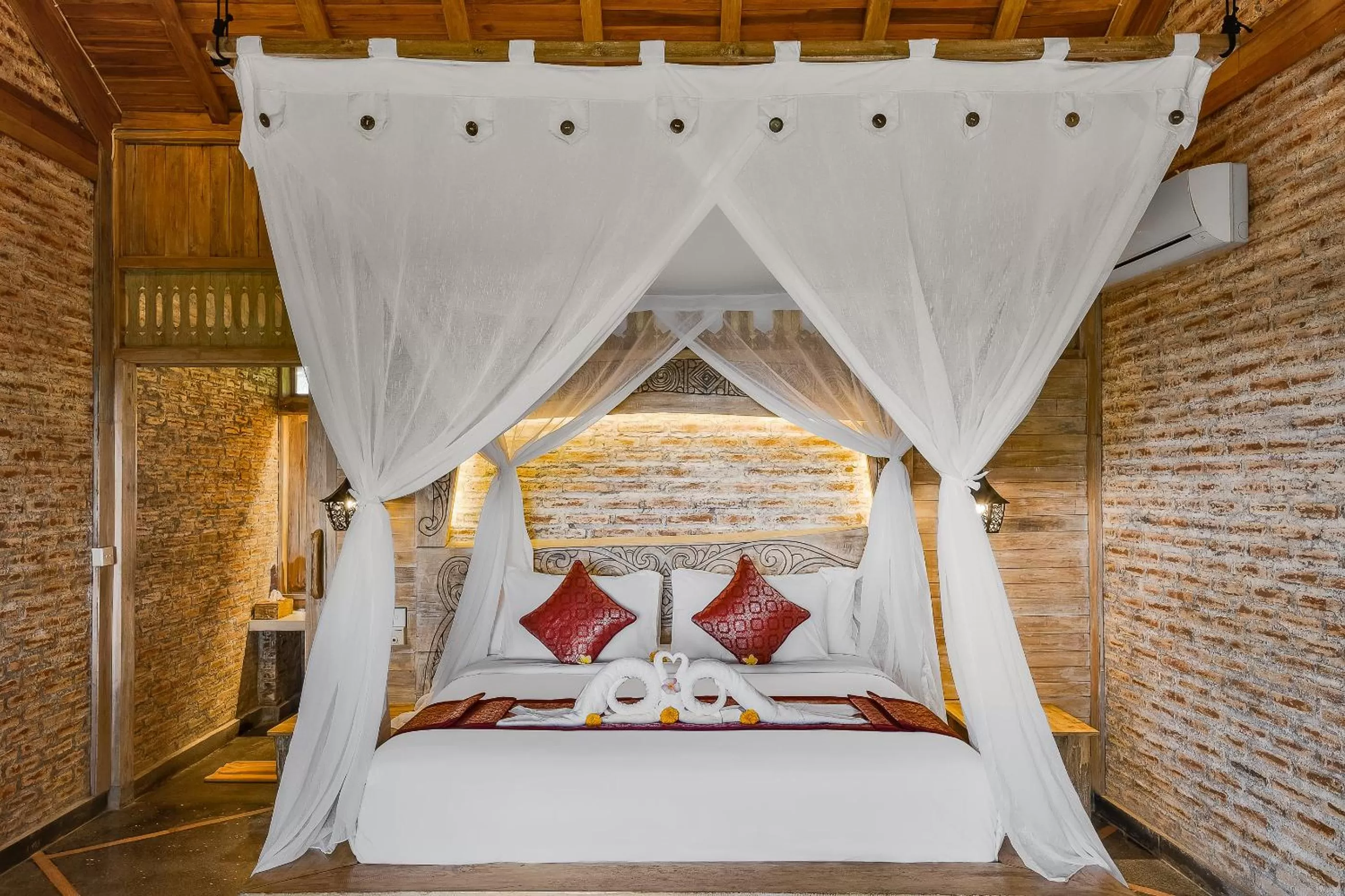 Bed in Joglo Organik Guesthouse