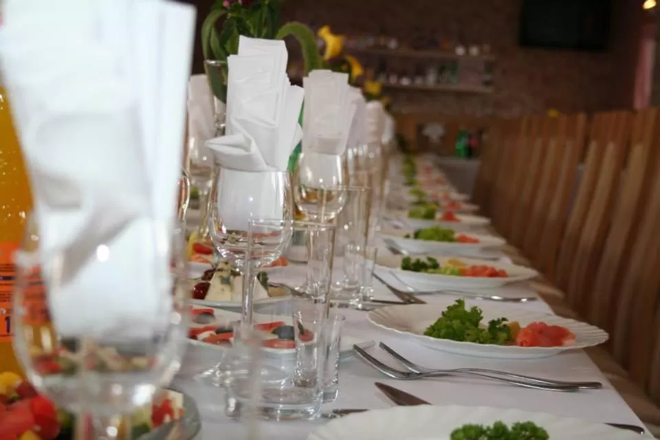 Food in Hotel George