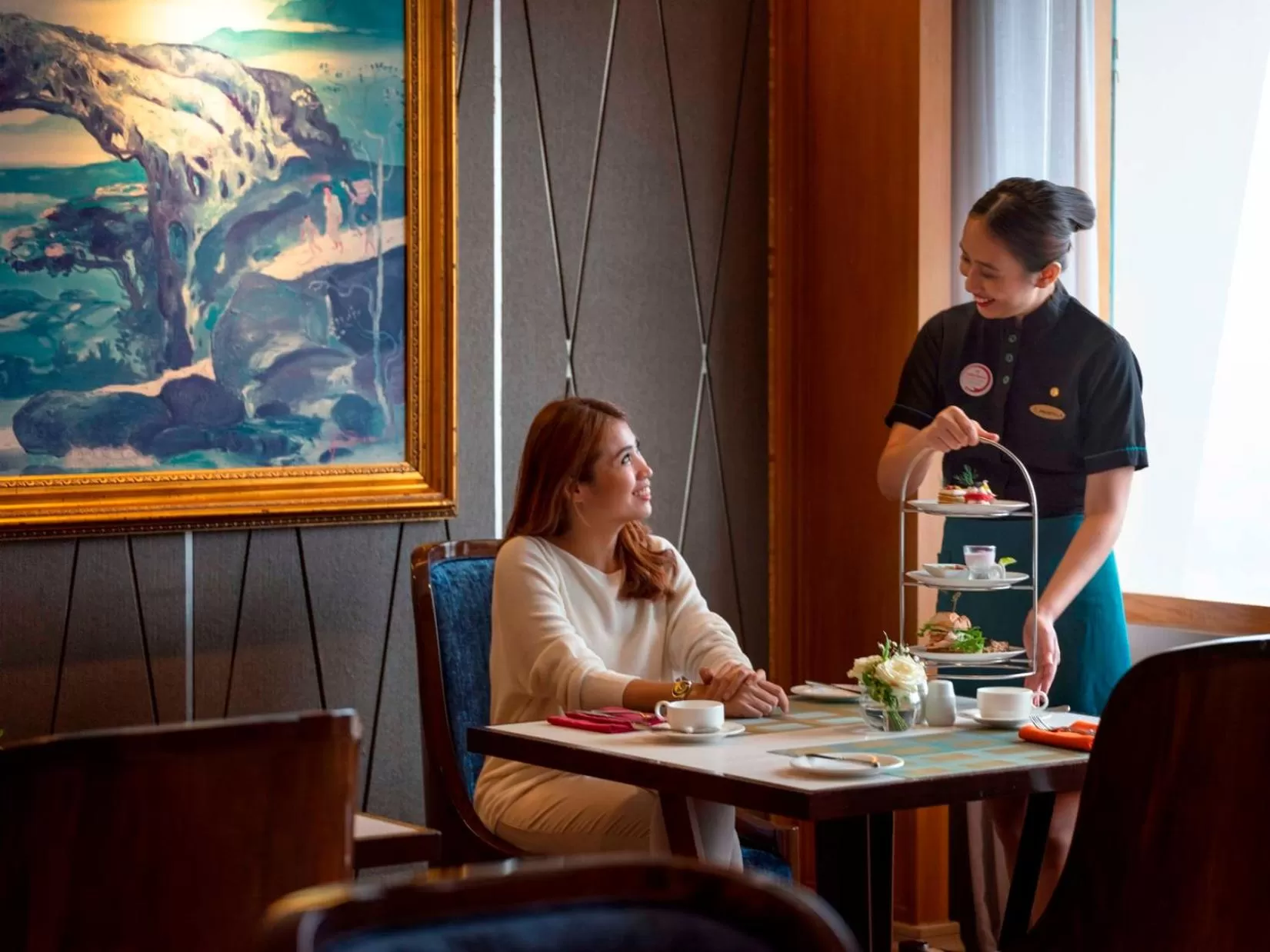 Lounge or bar in Hotel Ciputra Jakarta managed by Swiss-Belhotel International