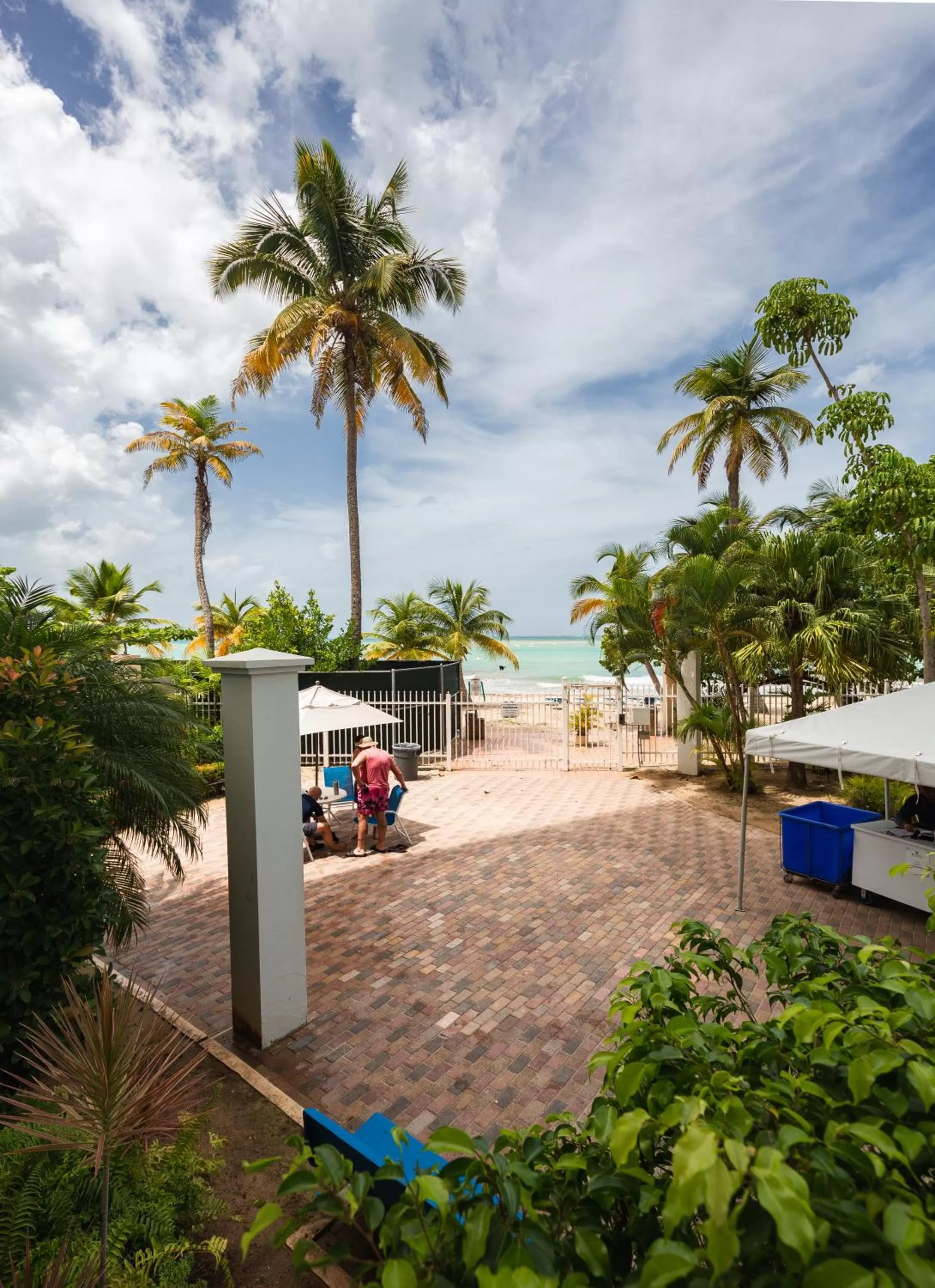 Standard Apartment in ESJ Towers by Chana