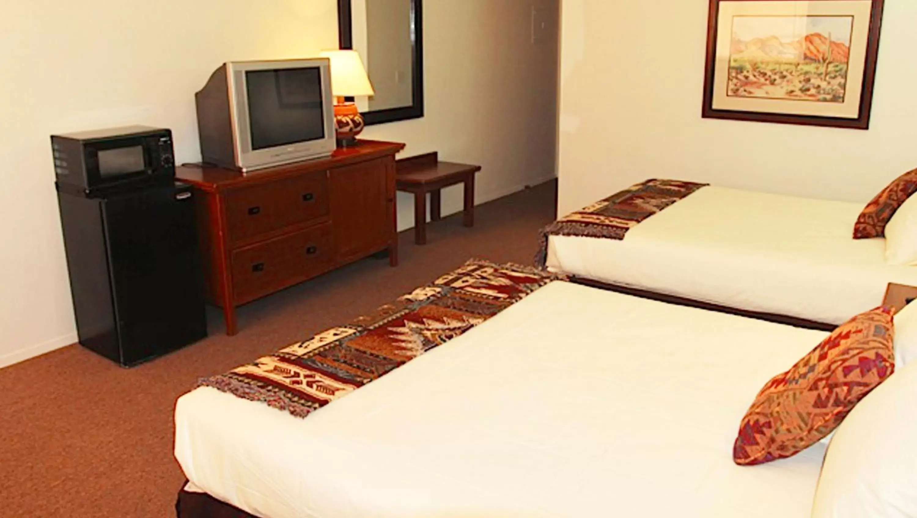 Deluxe Queen Room with Two Queen Beds - Non-Smoking in Ticaboo Lodge Deluxe Queen Room with Two Queen Beds - Non-Smoking in Ticaboo Lodge