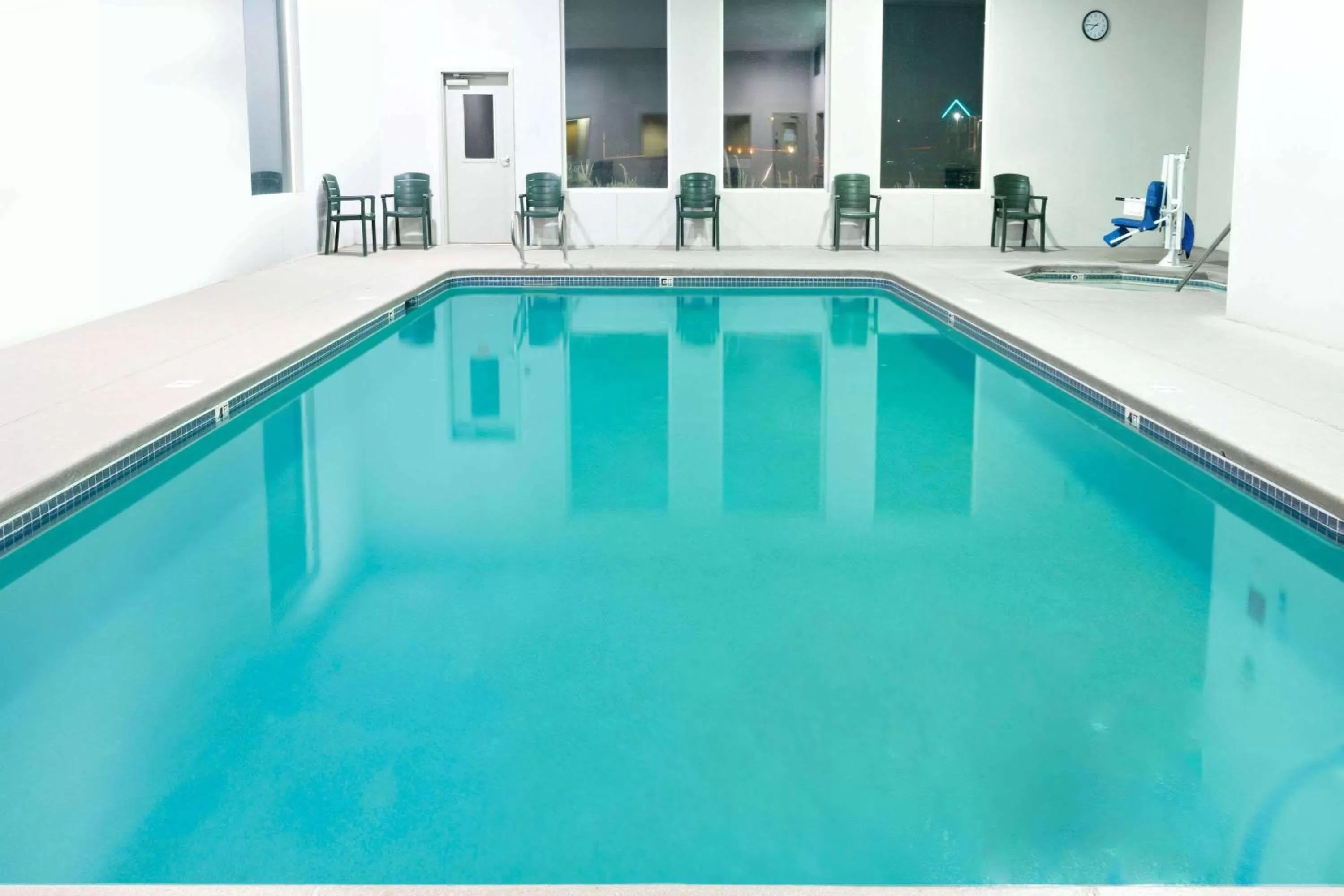 On site in Super 8 by Wyndham Redmond