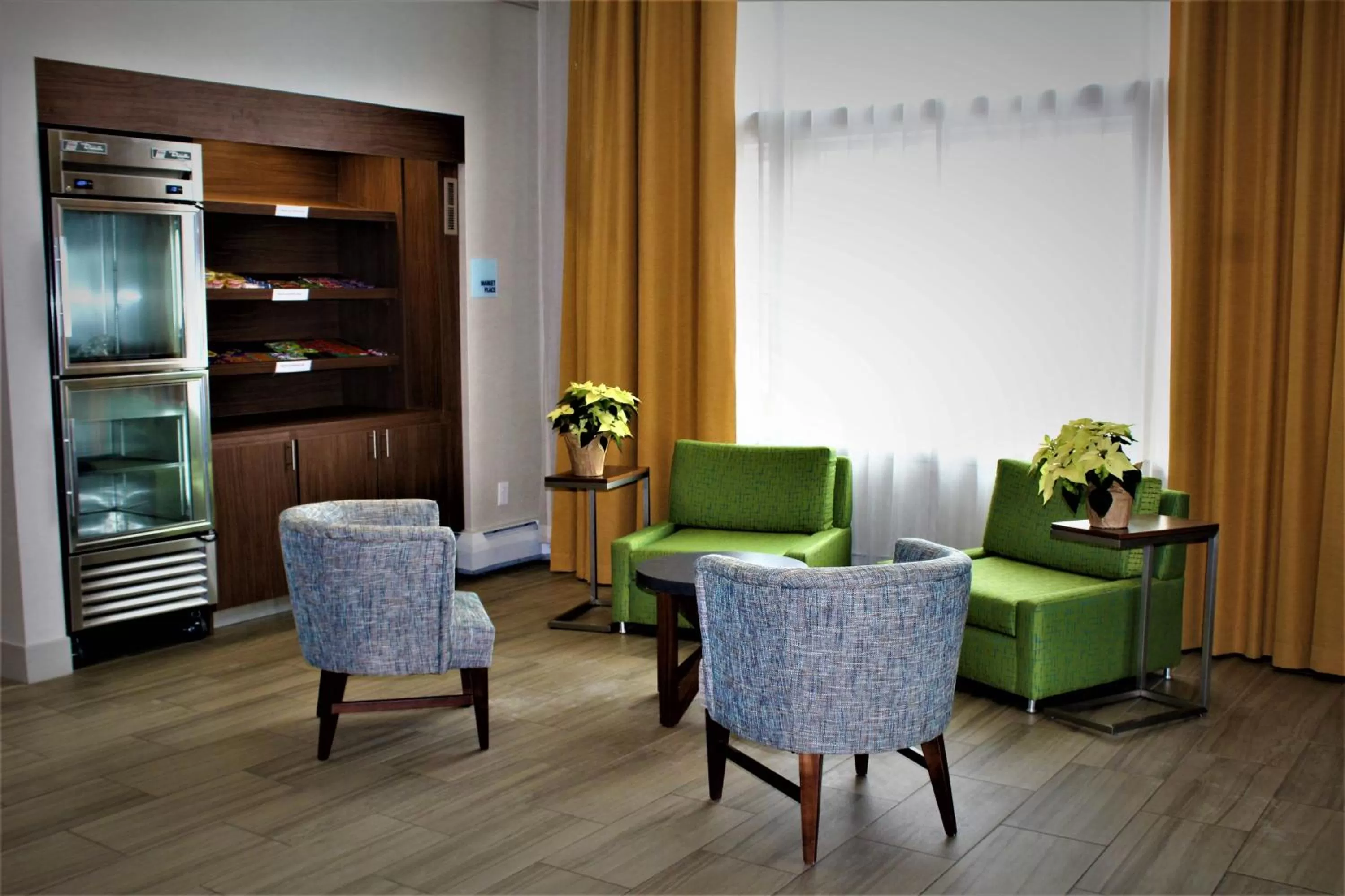 Lobby or reception in Holiday Inn Express Durham-UNH by IHG