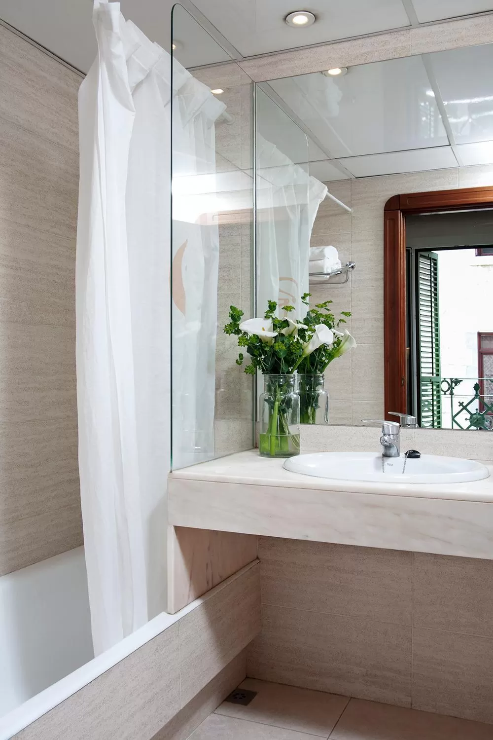 Bathroom in Gaudi Hotel