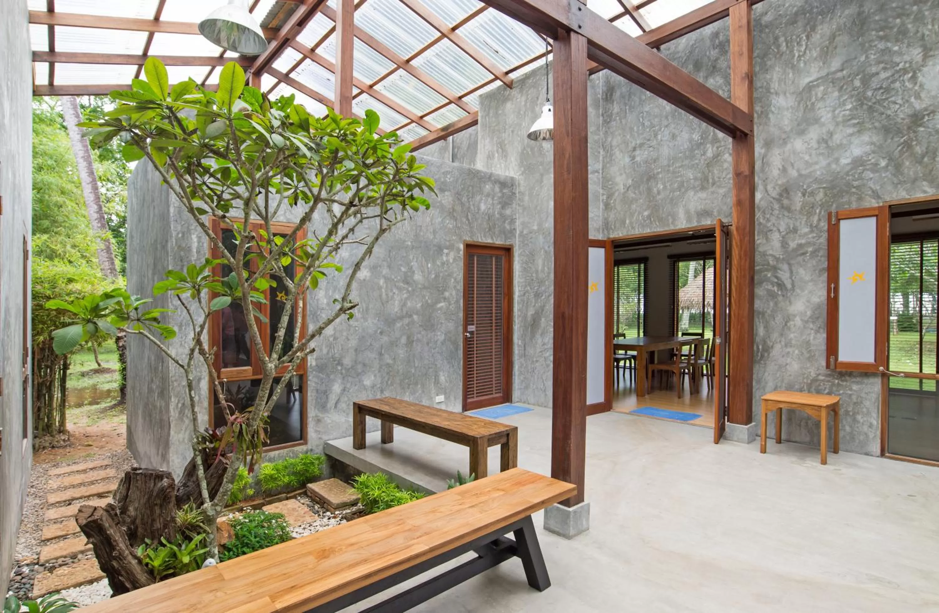 Patio in Islanda Hideaway Resort