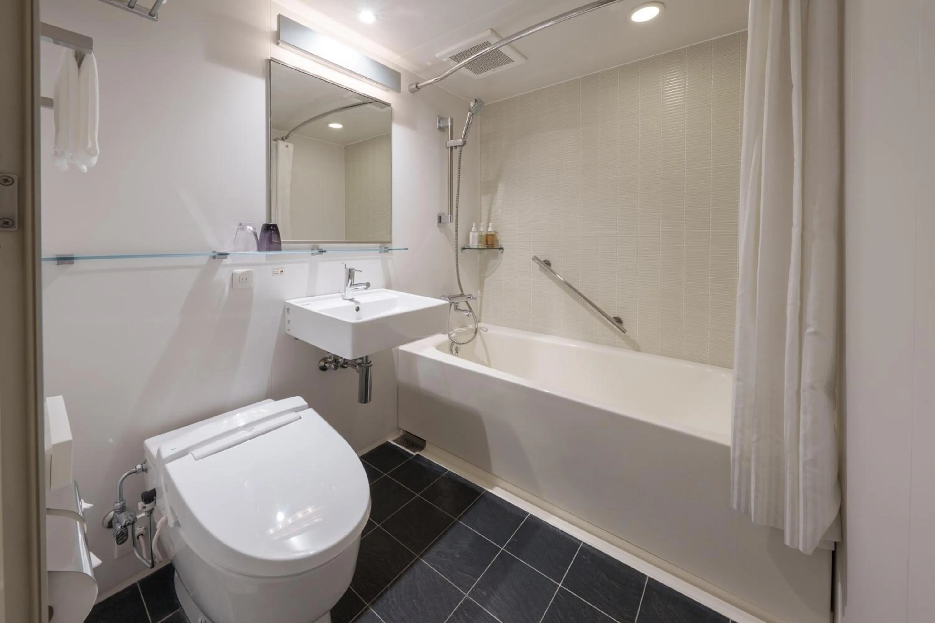 Toilet in Hotel Forza Oita