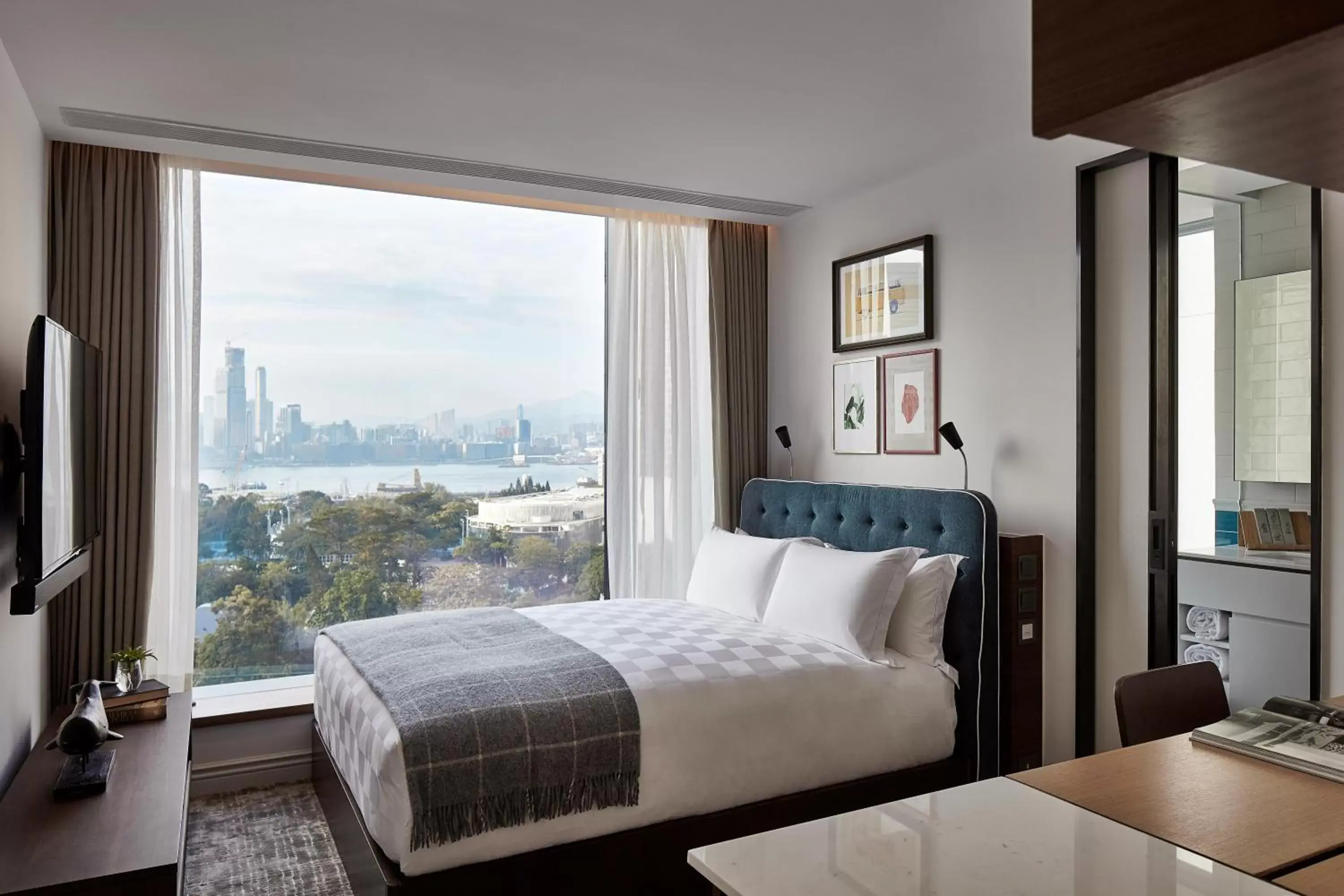 Corner Studio with Harbor View in Little Tai Hang Corner Studio with Harbor View in Little Tai Hang