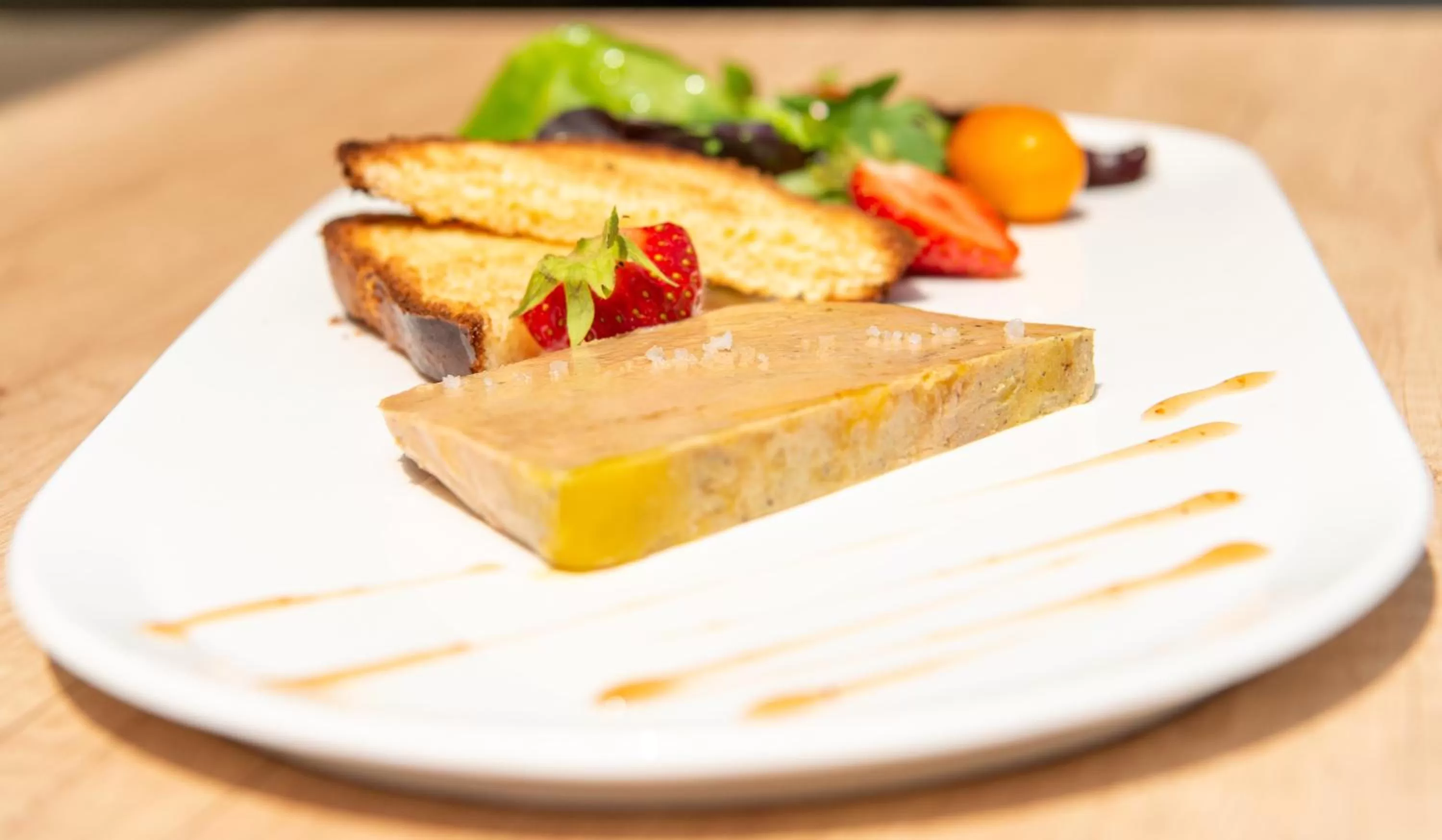 Food close-up in Best Western Hotel du Lac Dunkerque- Restaurant ouvert 7/7 midi et soir