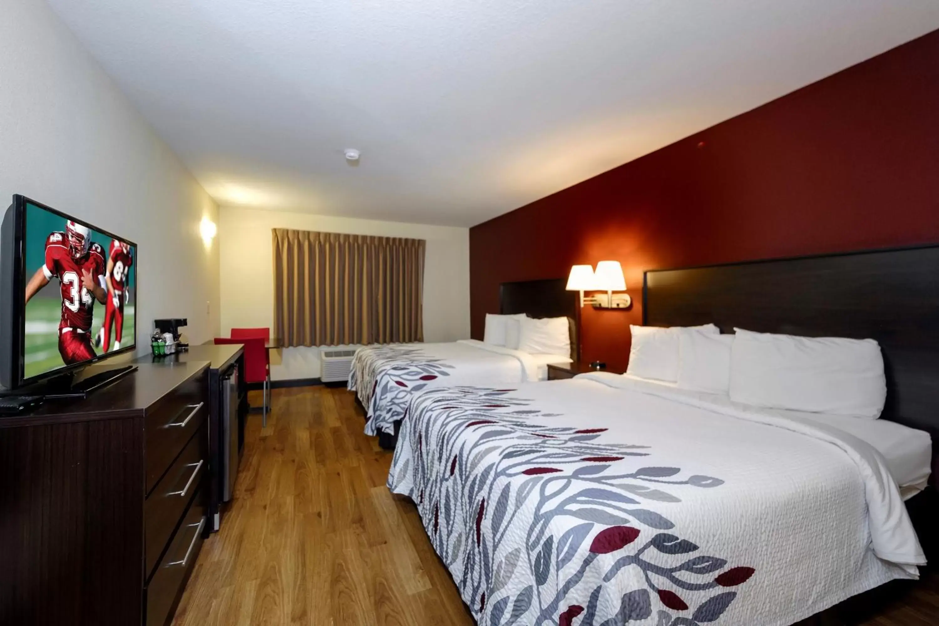 Superior Room with Two Queen Beds Smoke Free in Red Roof Inn Osage Beach - Lake of the Ozarks Superior Room with Two Queen Beds Smoke Free in Red Roof Inn Osage Beach - Lake of the Ozarks