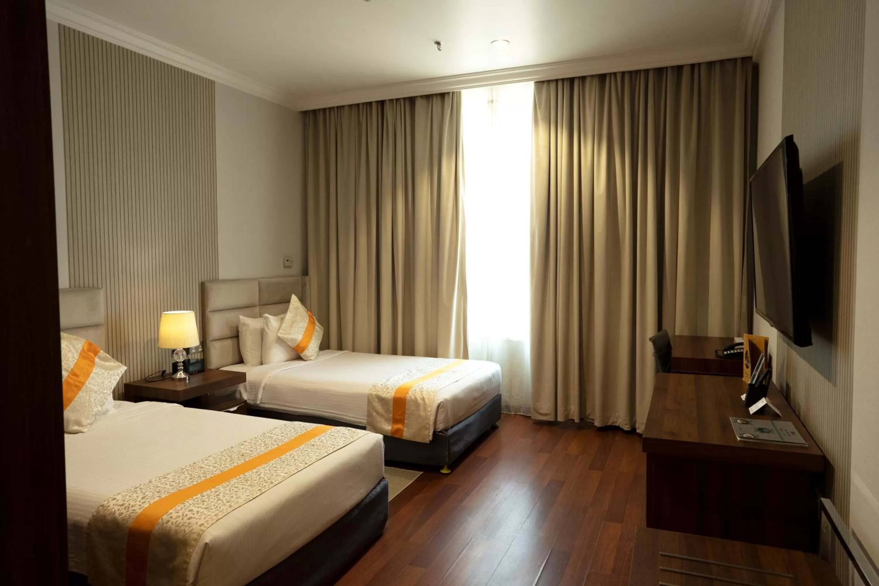 Bedroom, Bed in City Tower Hotel